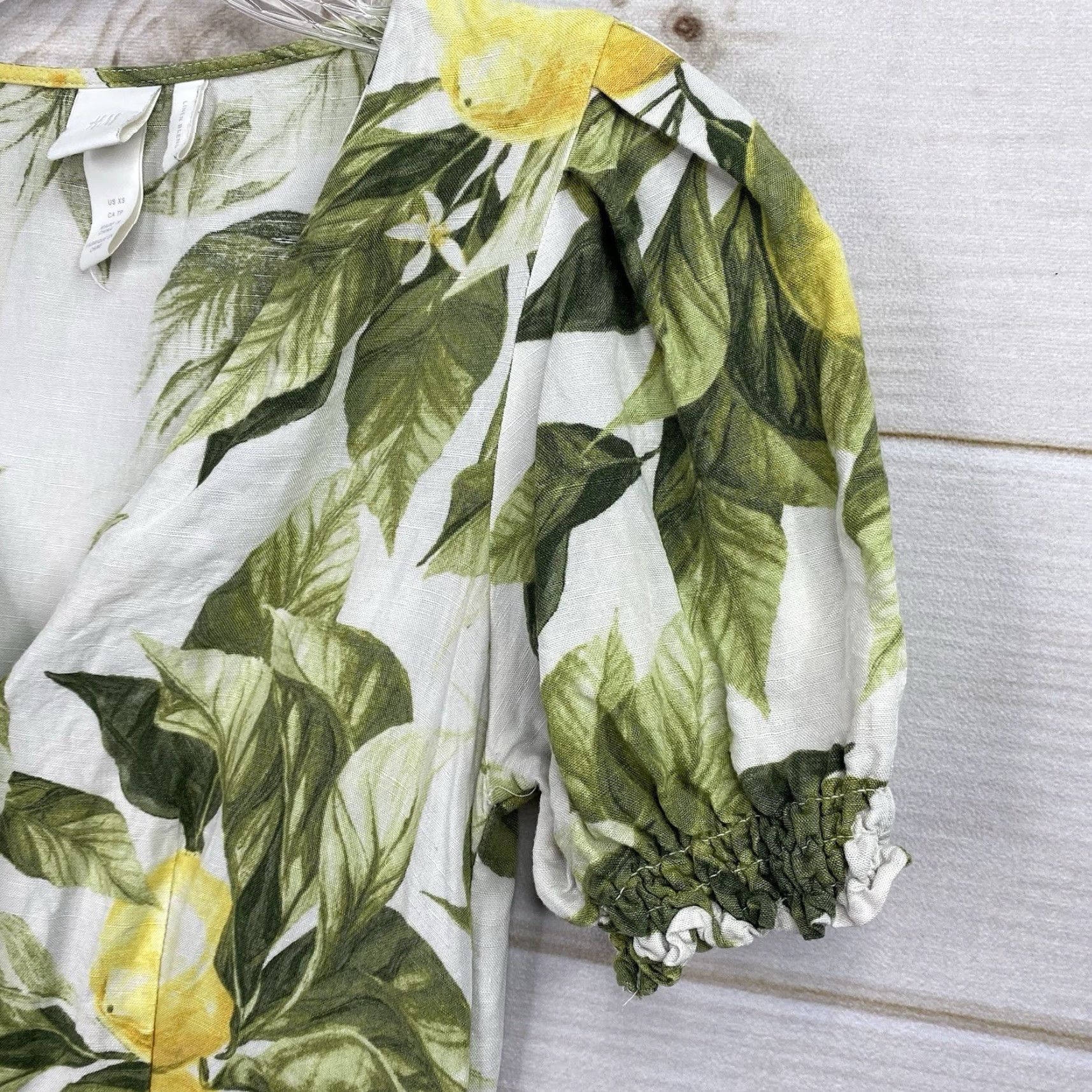 H&M H&M Dress XS Green Floral Linen Blend Lemon Print Mini Button Up V Neck Sleeveless Puff Sleeve Women Casual Short Dress Size XS / US 0-2 / IT 36-38 - 3 Thumbnail