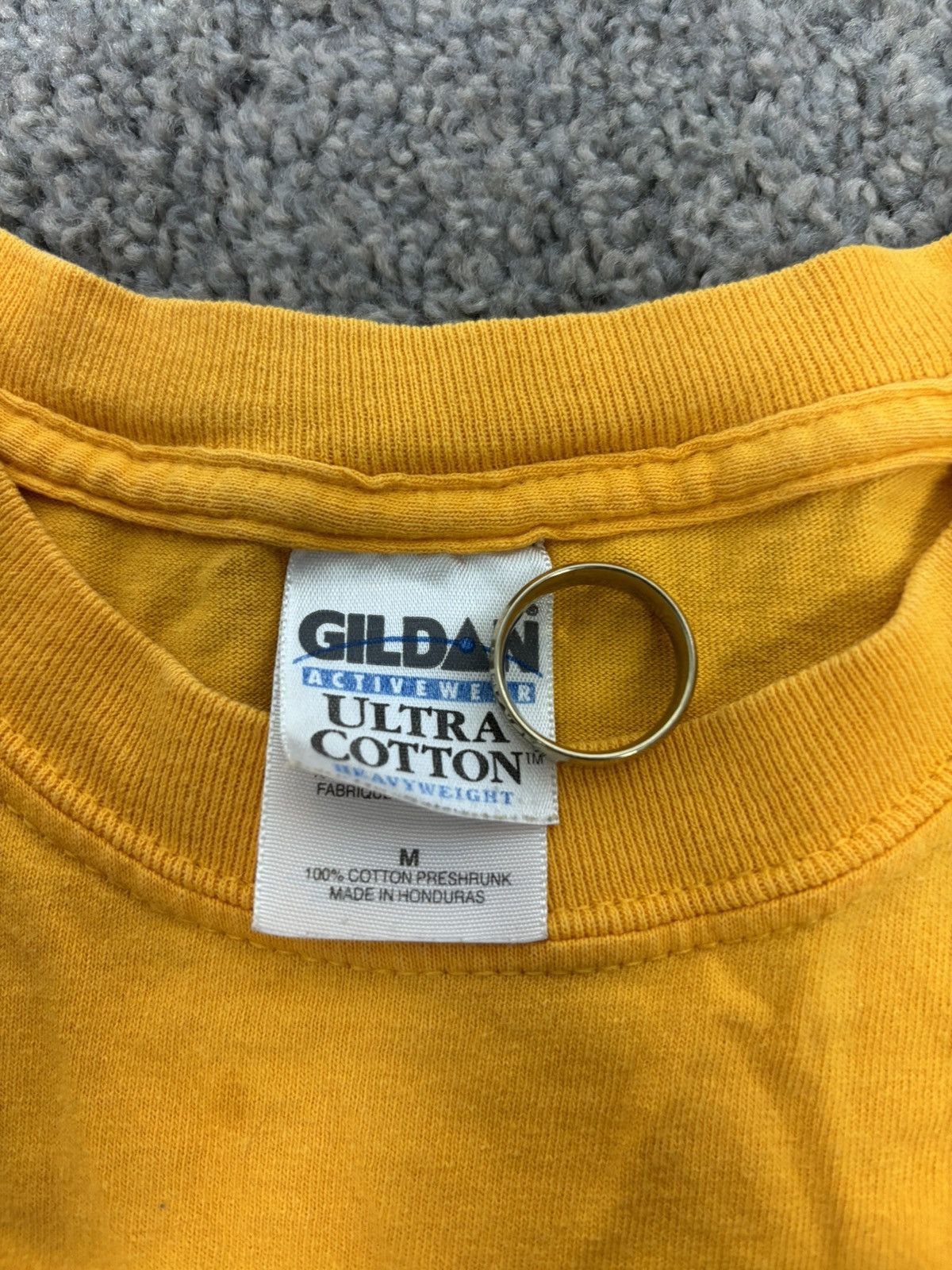 Gildan Y2k u of m michigan maize rage maize and blue tshirt Size US M / EU 48-50 / 2 - 5 Thumbnail