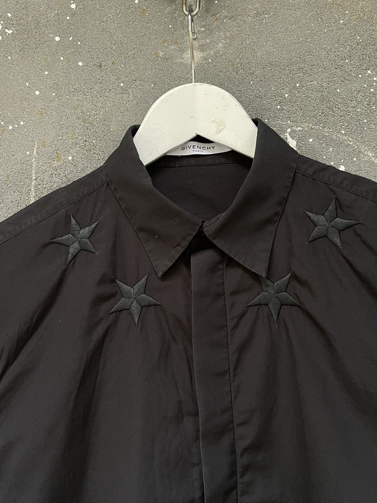Givenchy Givenchy Black Star Embroidery Shirt Button Up Size US M / EU 48-50 / 2 - 3 Thumbnail