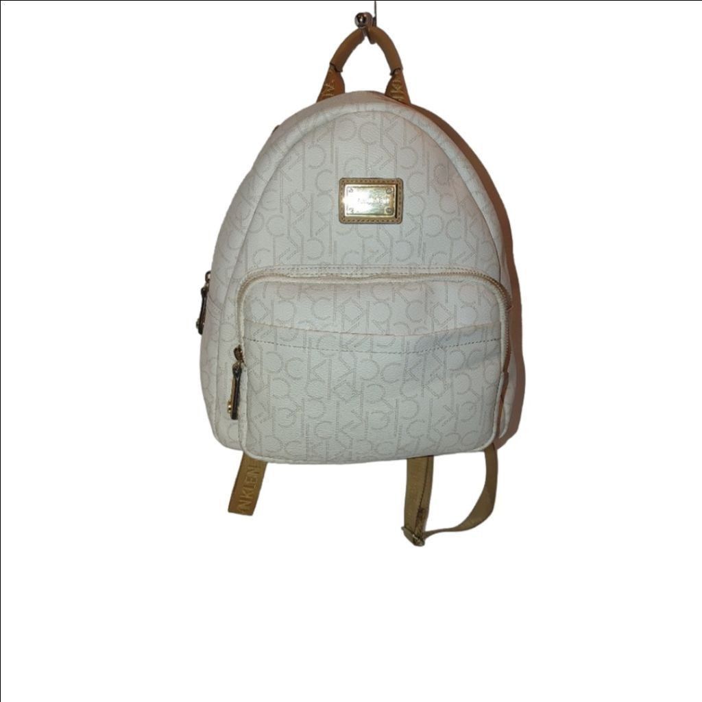 Calvin Klein Calvin Klein Millie Signature Backpack in Vegan Leather Size ONE SIZE - 1 Thumbnail