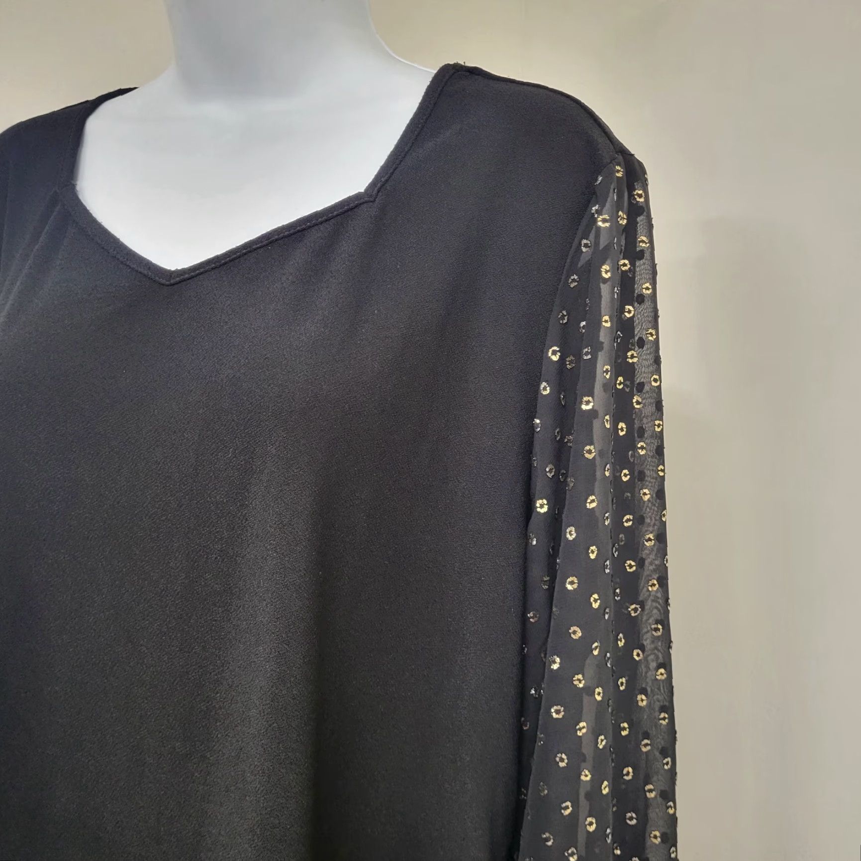 Vintage LOVE SCARLETT Blouse Women's XL Black Smocked Swiss Gold Dot Bell Sleeve Round Neck Pullover Size XL / US 12-14 / IT 48-50 - 7 Thumbnail