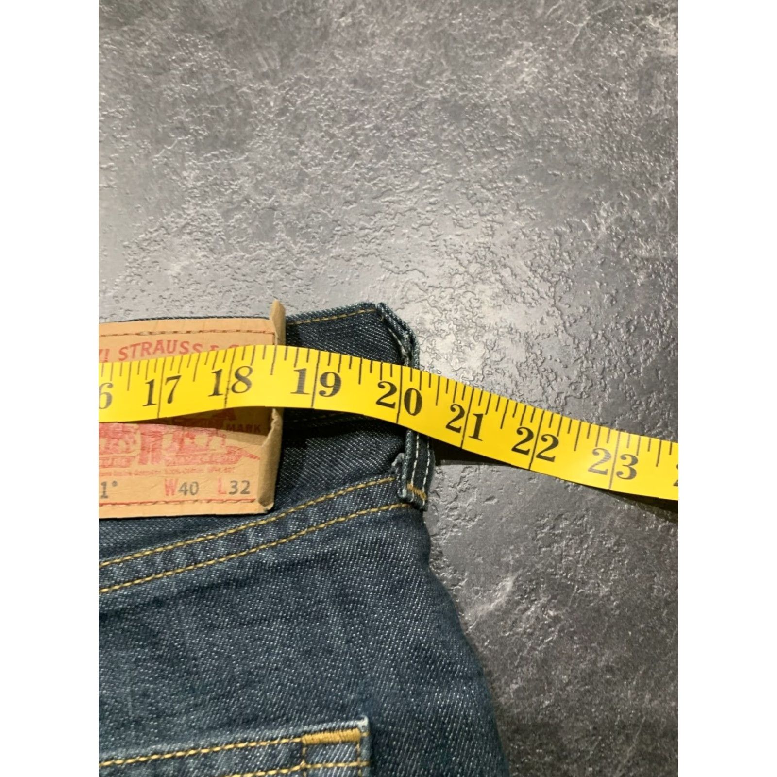 Levi's LEVI'S 501 Men's 40x32 Mid Rise Straight Leg Blue Black Denim Jeans Size US 40 / EU 56 - 6 Thumbnail