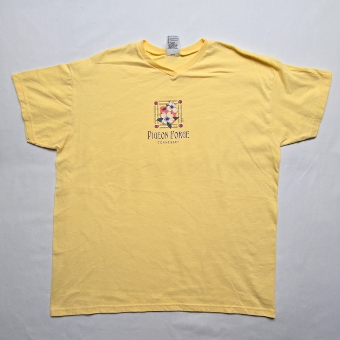 Anvil Vintage Pigeon Forge Tennessee Tee Yellow Floral XL Shirt Size US XL / EU 56 / 4 - 1 Thumbnail