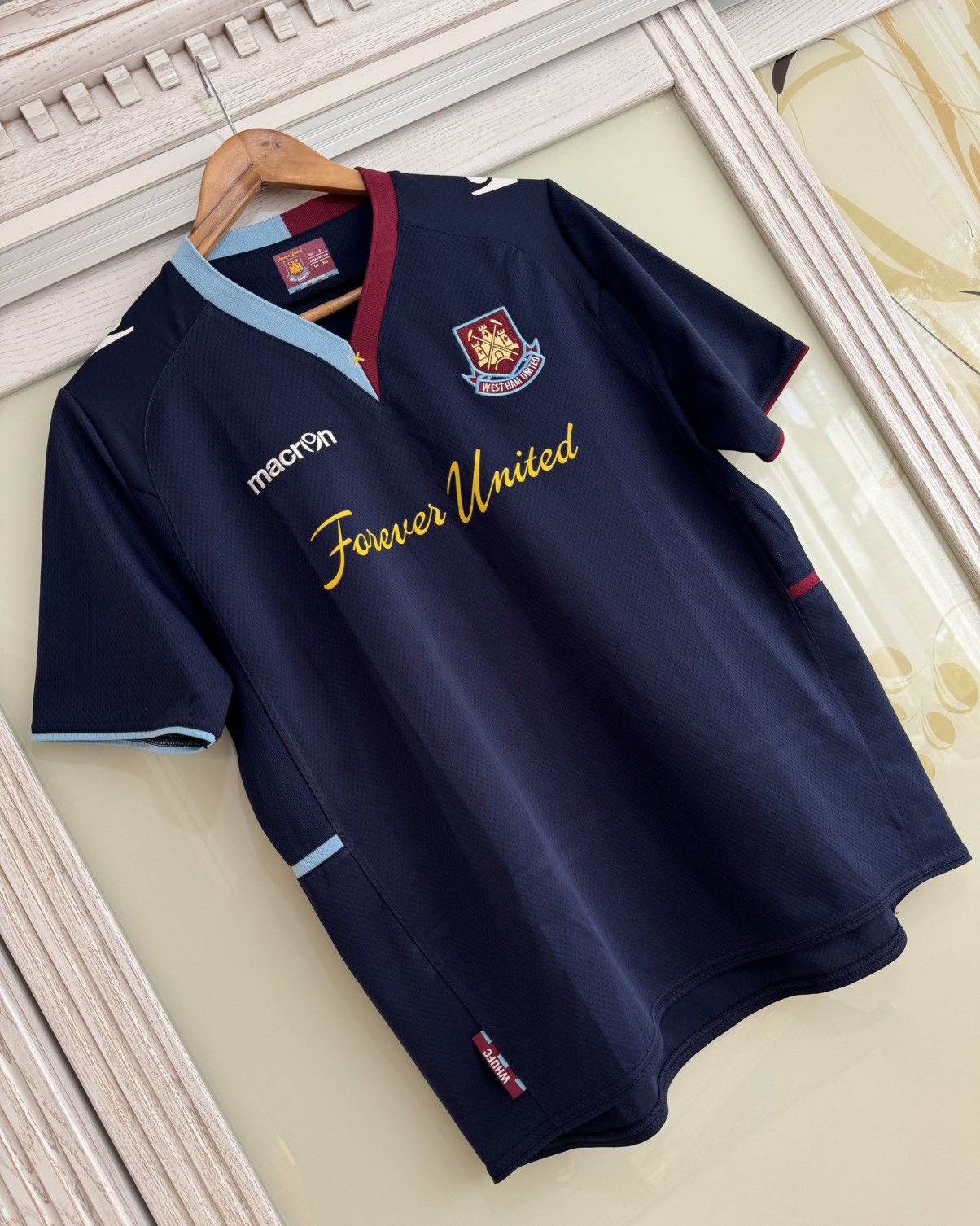 Umbro × Vintage West Ham United 2012-2013 Away Soccer Jersey Football Kit Size US S / EU 44-46 / 1 - 4 Thumbnail