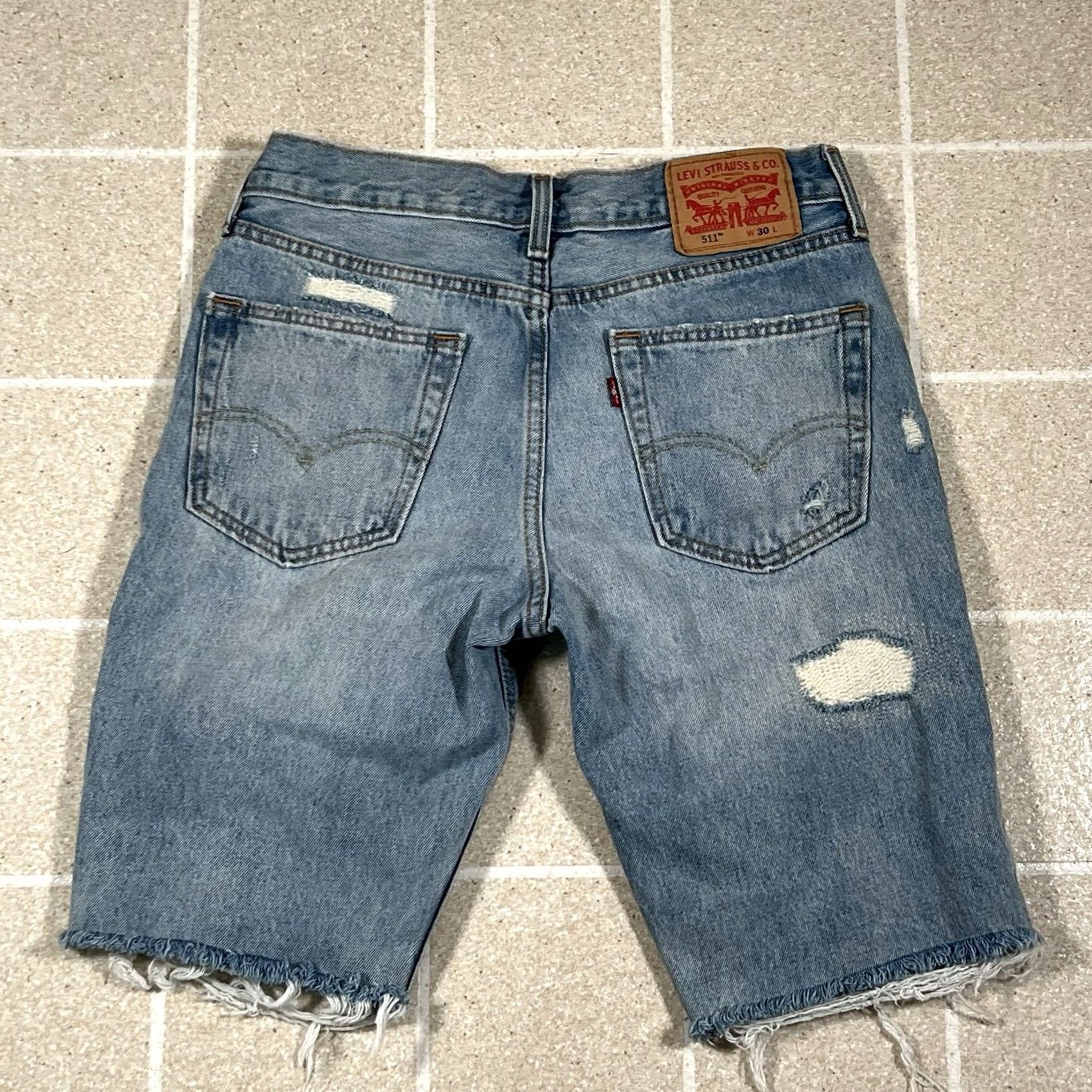 Levi's VINTAGE Levi's 511 Jeans Shorts Distressed Light Blue Denim 28 Men Size US 28 / EU 44 - 3 Thumbnail