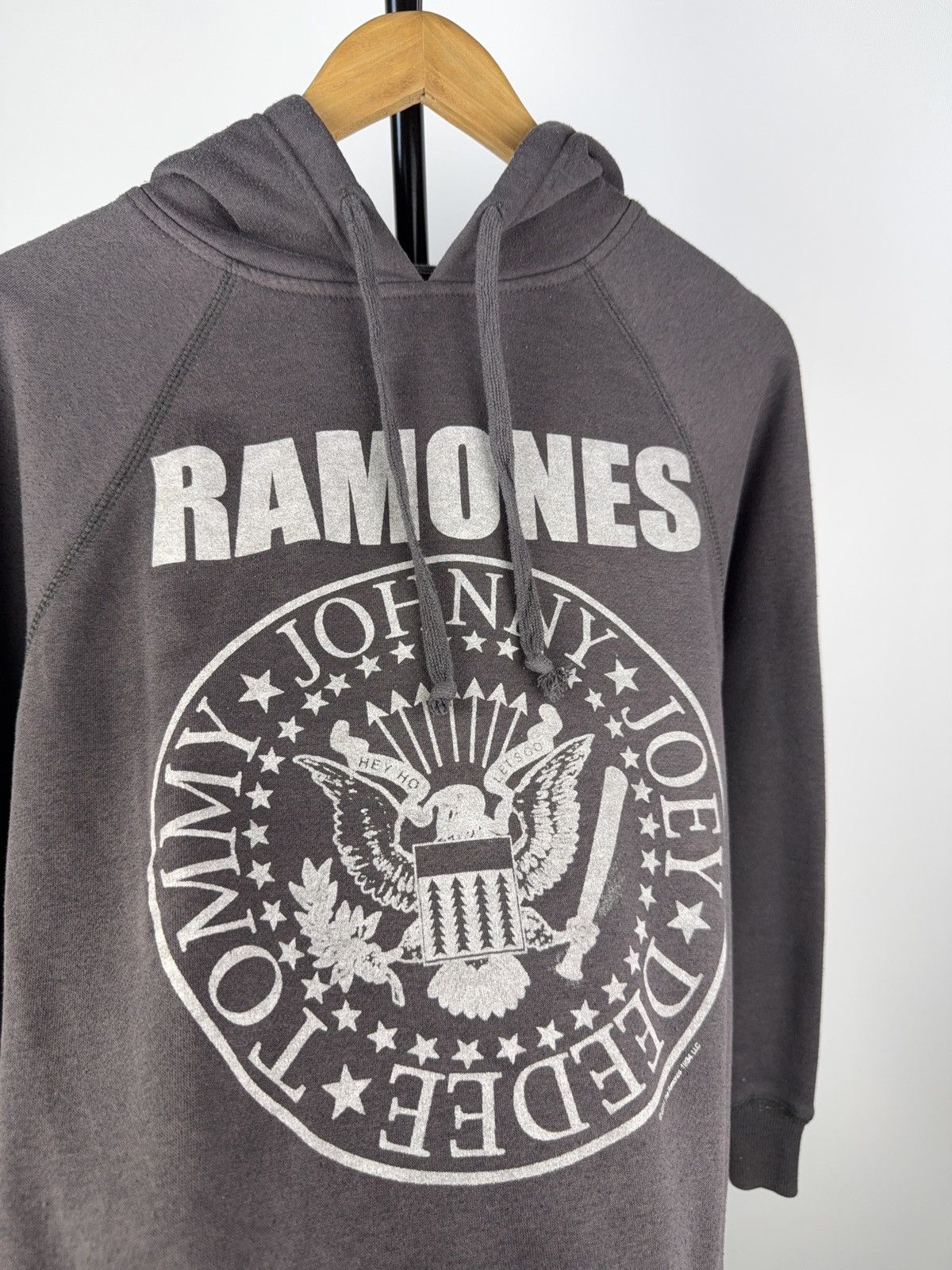 Band Tees Vintage Faded Ramones 2011 Rock Band Hoodie Graphic Print XS Size XS / US 0-2 / IT 36-38 - 2 Thumbnail
