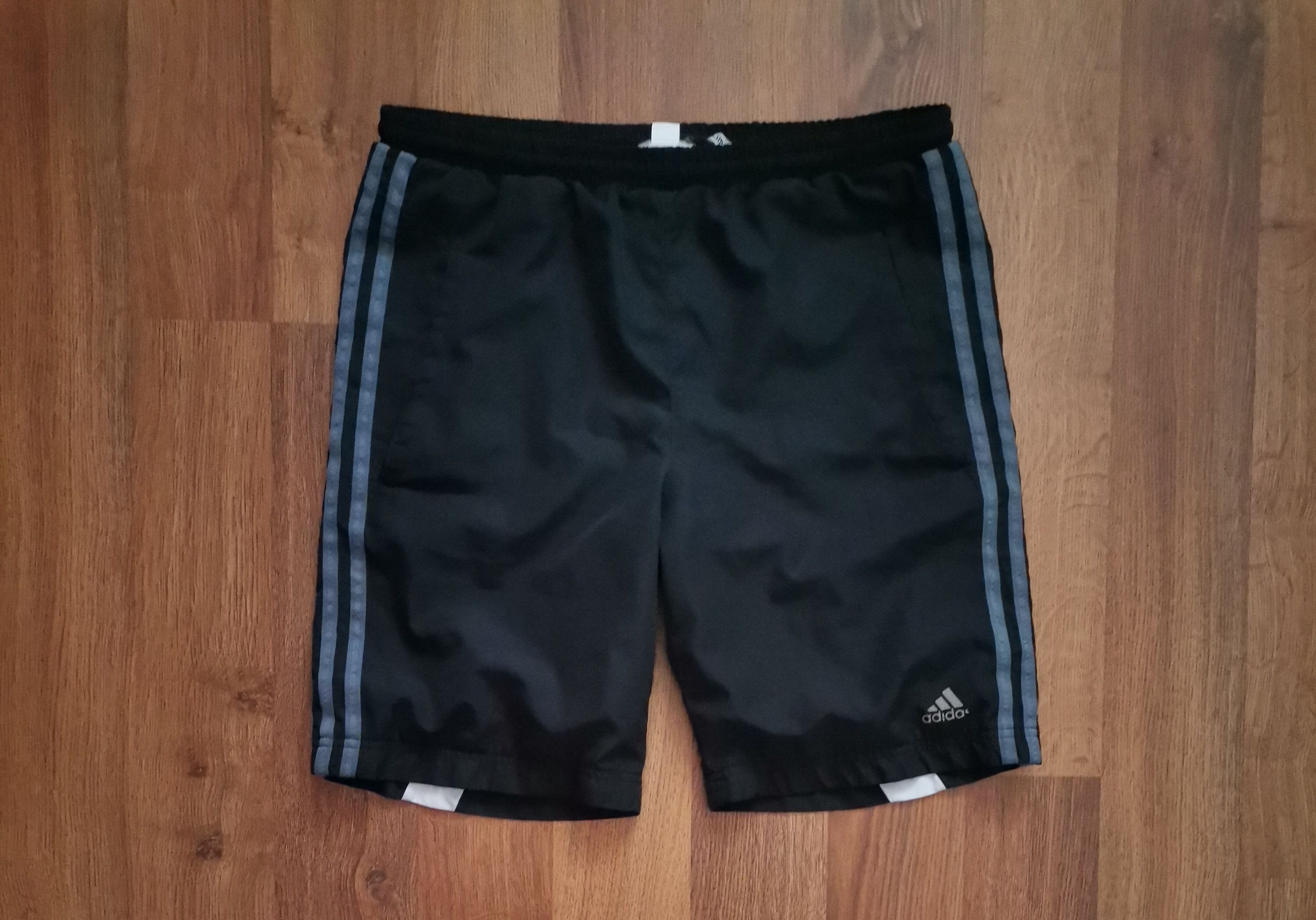 Adidas × Vintage Vintage Adidas Shorts Size US 30 / EU 46 - 1 Thumbnail