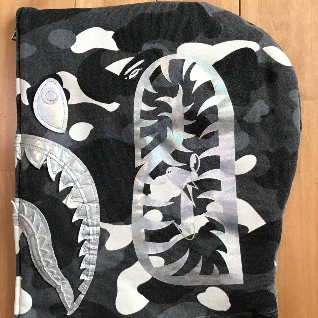 Bape 💫Glow in the dark💫 BAPE City camo shark full zip hoodie APE Size US M / EU 48-50 / 2 - 6 Thumbnail