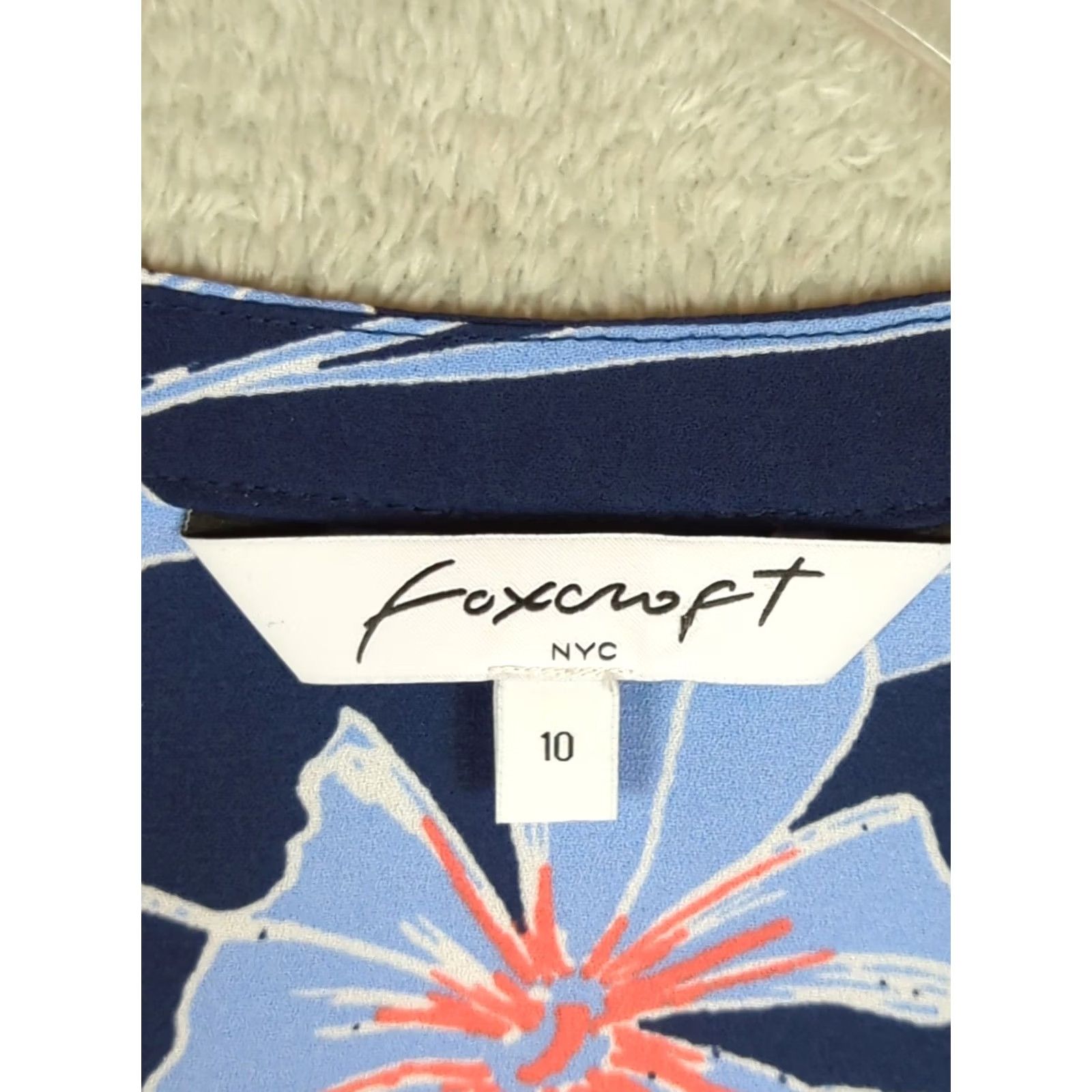 Vintage New York & Company FOXCROFT Button Down Pleated Tunic Blouse Blues Floral Chiffon V-Neck Flared Sleeve Casual Travel Size 10 Women’s Size L / US 10 / IT 46 - 6 Thumbnail