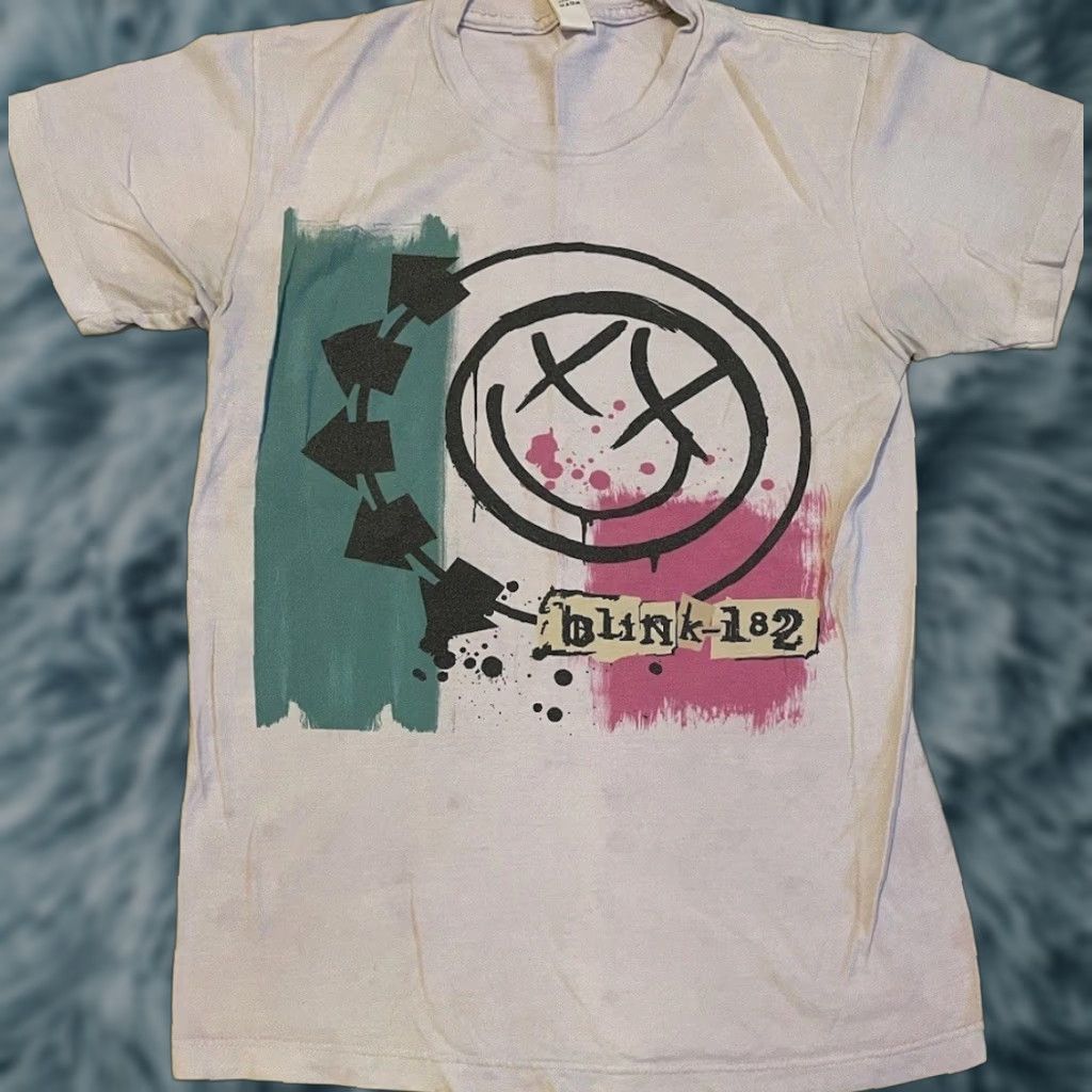 Vintage VINTAGE Blink 182 Faded Distress Shirt S Punk Rock Concert Tour Grunge 80s 90s Band Retro Music T-Shirt Mens Small White Smiley Face Size US S / EU 44-46 / 1 - 1 Thumbnail