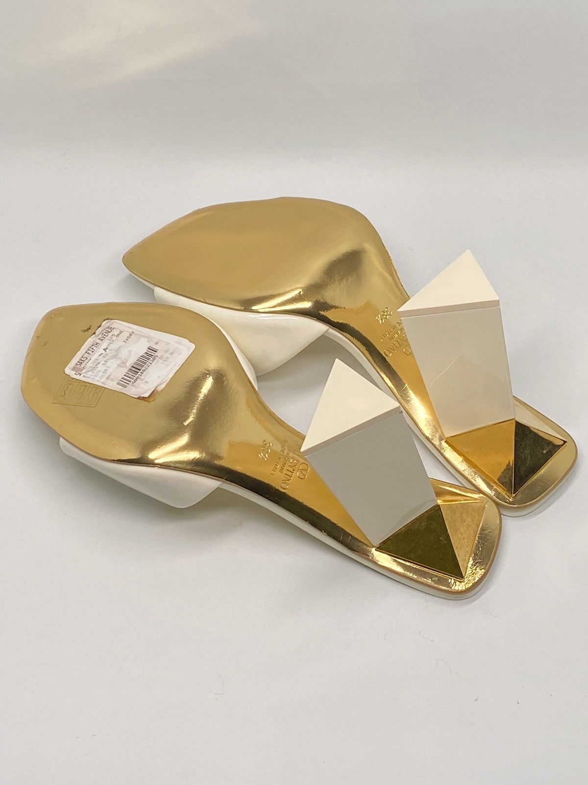 Valentino Valentino Garavani One Stud patent Leather Sandals size 38.5 Size US 8.5 / IT 38.5 - 14 Thumbnail