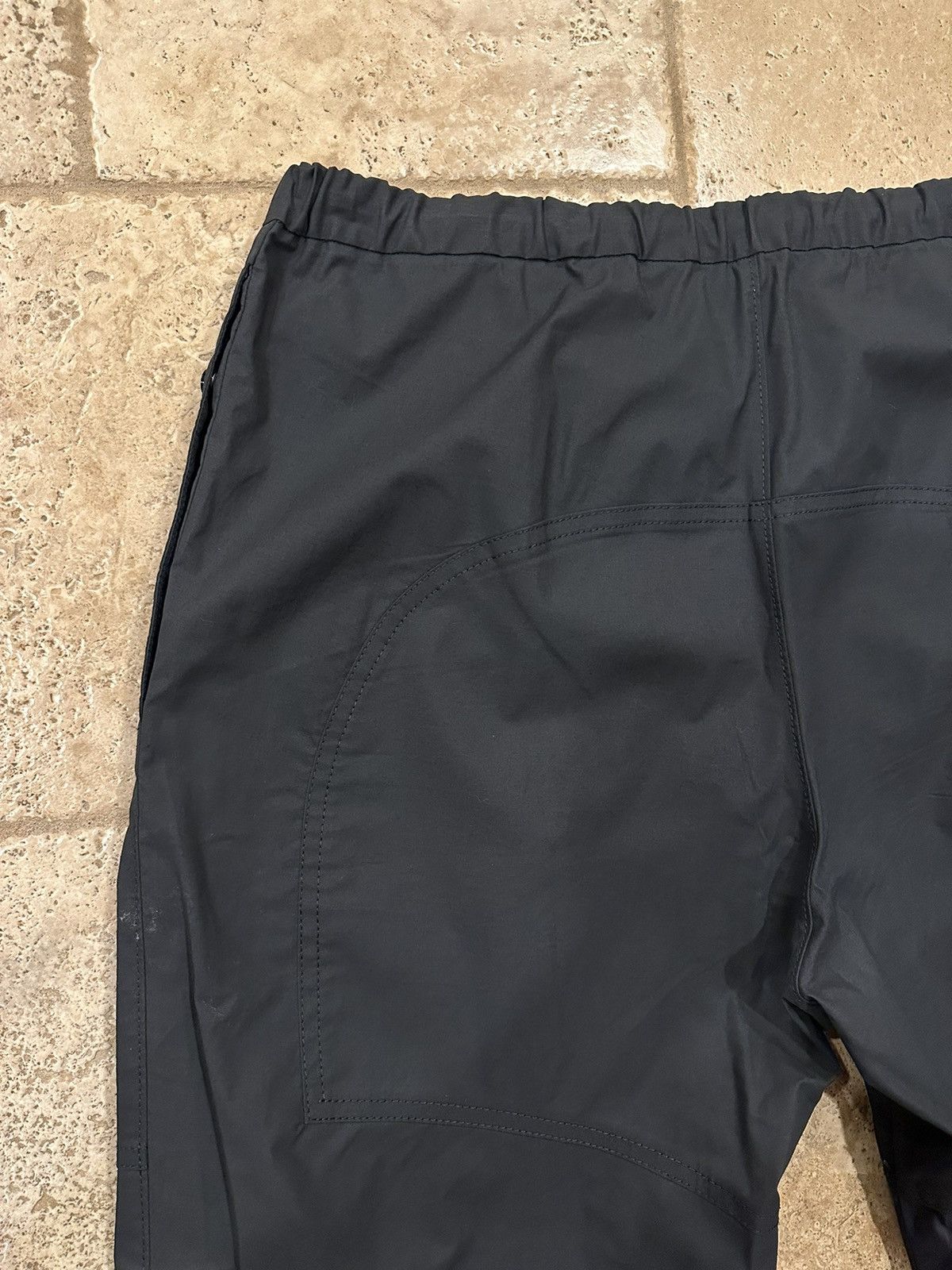 Bottega Veneta Bottega Veneta Daniel Lee Technical Coated Black Pants 2020 Size US 36 / EU 52 - 11 Thumbnail
