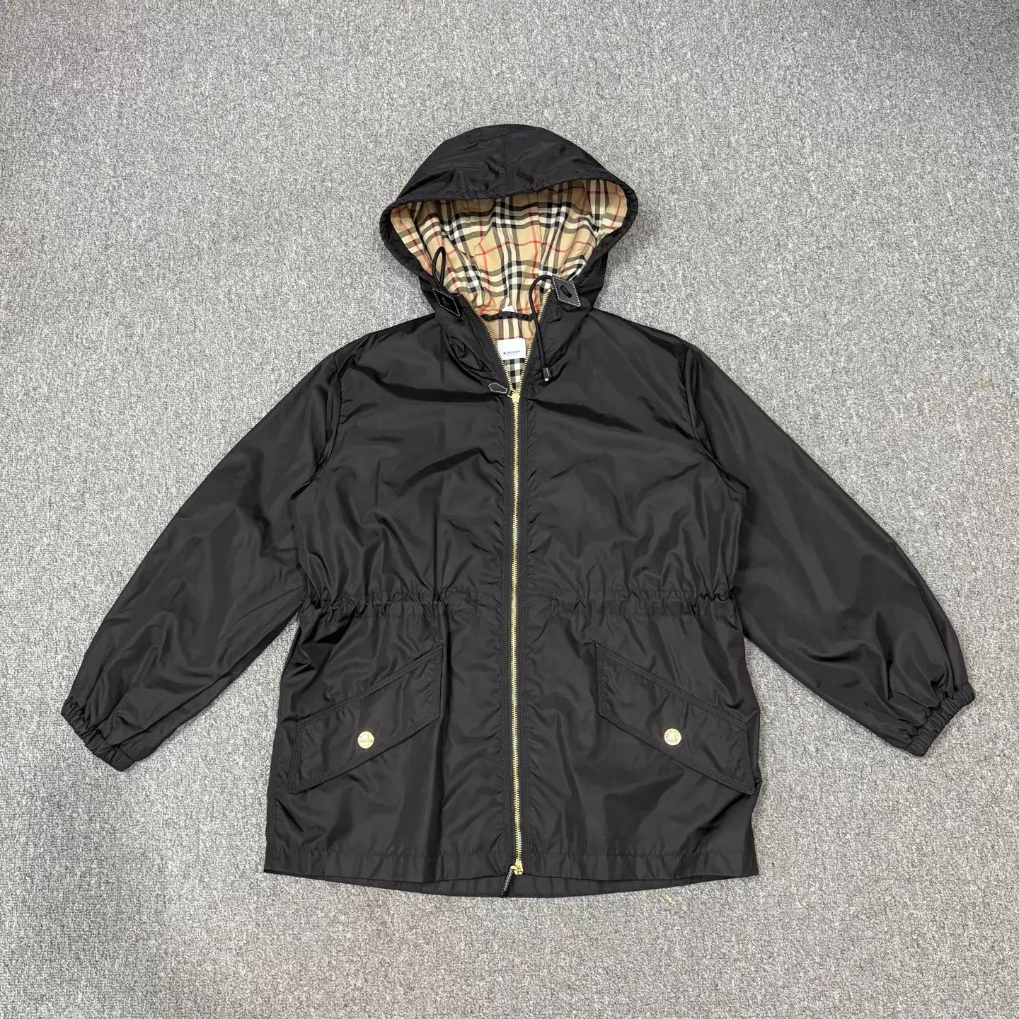Burberry Burberry light hooded drawstring waist black jacket UK4 new Size XS / US 0-2 / IT 36-38 - 1 Thumbnail