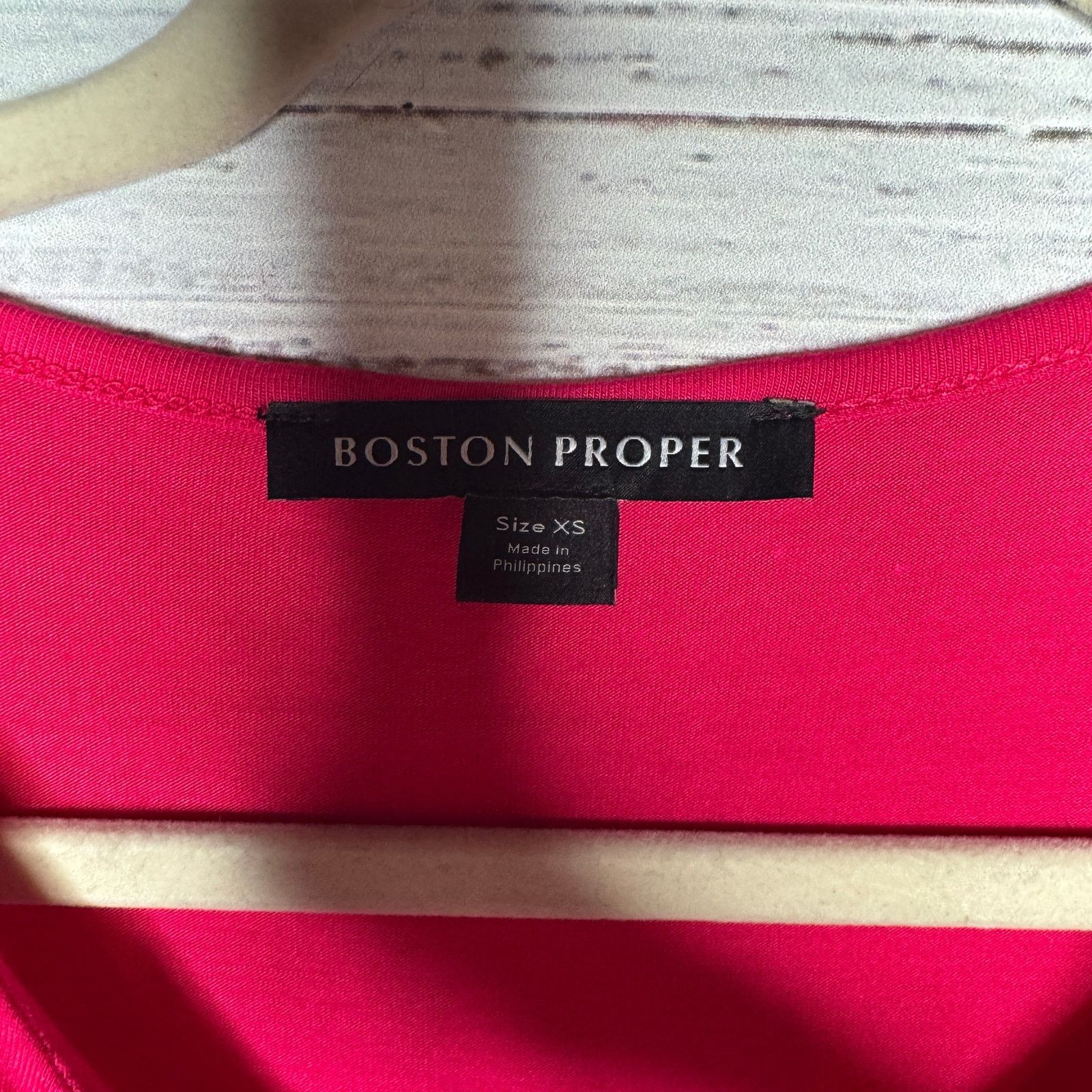 Boston Proper Boston Proper Hot Pink Faux Wrap Keyhole Neck Tank Top XS Size XS / US 0-2 / IT 36-38 - 2 Thumbnail