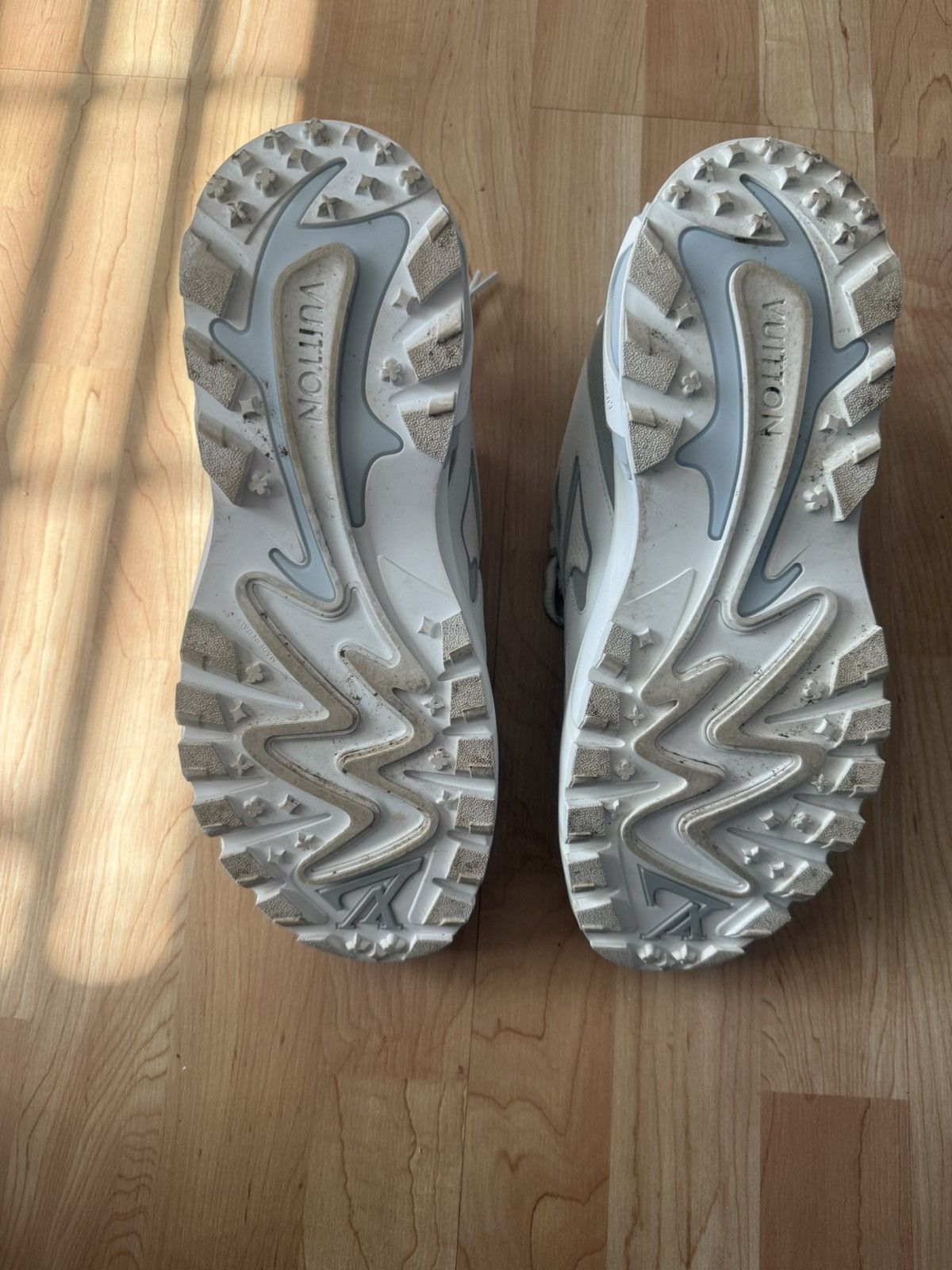 Louis Vuitton Louis Vuitton Tactic Runner - White Grey Size US 10 / EU 43 - 9 Thumbnail