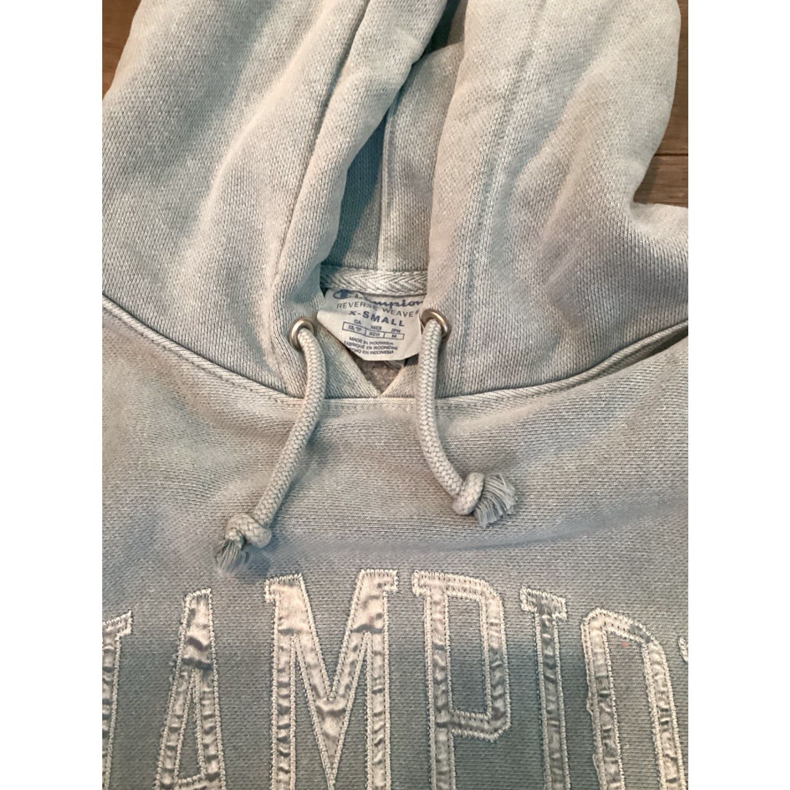Champion VINTAGE Champion Hoodie Women XS Blue Reverse Weave Pullover Sweatshirt 90s Embroidered Logo Hooded Pockets Casual Activewear Womens Size XS / US 0-2 / IT 36-38 - 3 Thumbnail