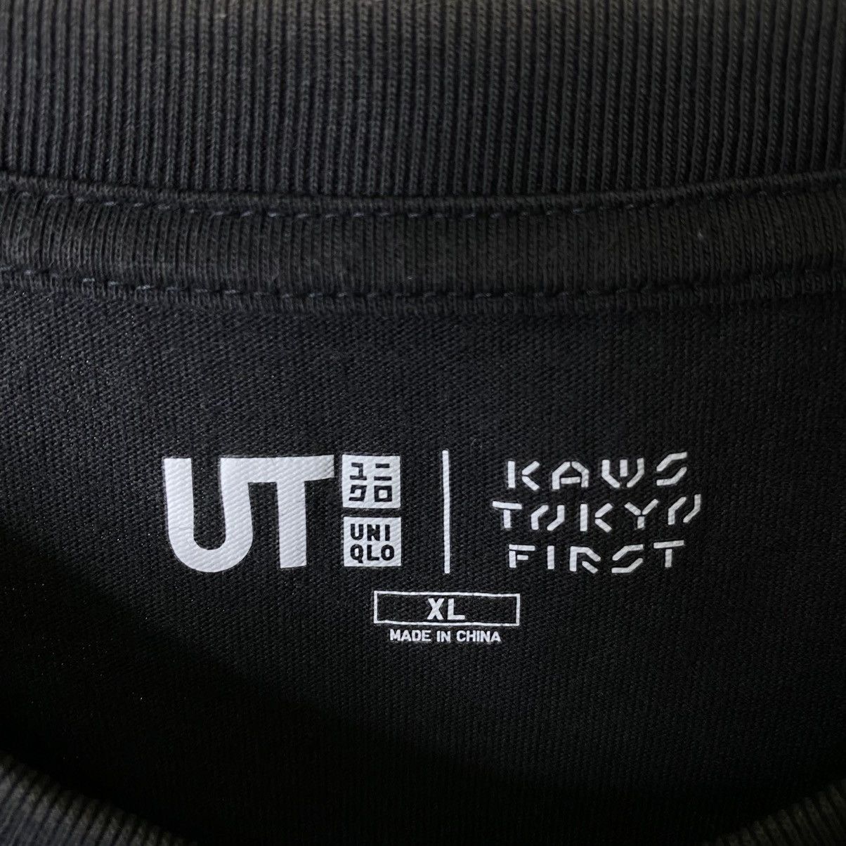 Kaws Uniqlo UT Original Fake Kaws Tokyo First Sleeveless Size US L / EU 52-54 / 3 - 3 Thumbnail