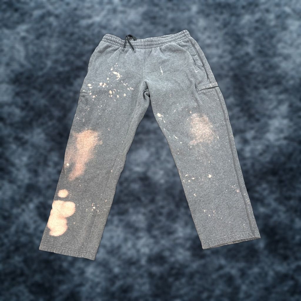 Nike VINTAGE Nike Sweatpants Mens XL Cargo Baggy Wide Gray Distressed Y2K Pants Regular Activewear Mens XL Gray Baggy Distressed Y2K Nike Sweatpants Size US 36 / EU 52 - 1 Thumbnail