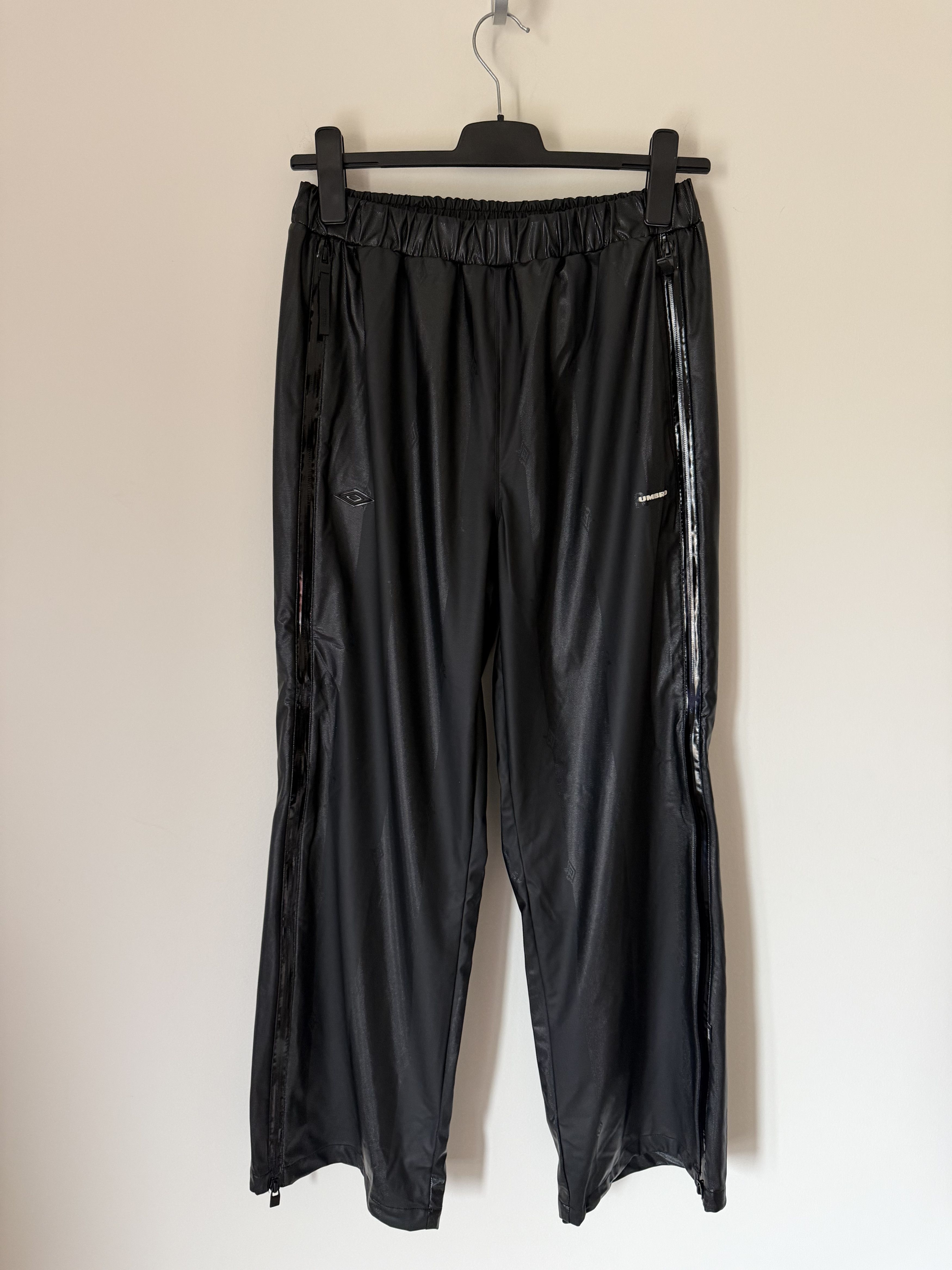 Umbro RAINS Umbro Apollo Wide W3 Pants in Black Size US 32 / EU 48 - 1 Thumbnail