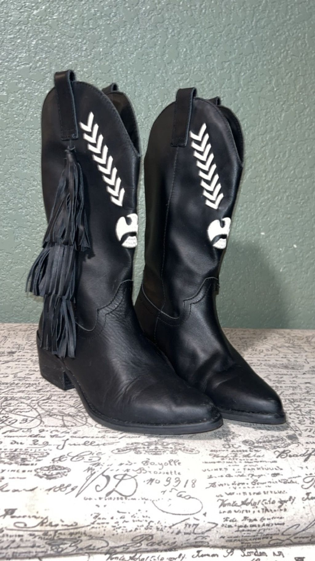 Dingyun Zhang Women's Dingo Black & White Fringe Cowboy Boots Size 7 Size US 7 / IT 37 - 2 Thumbnail