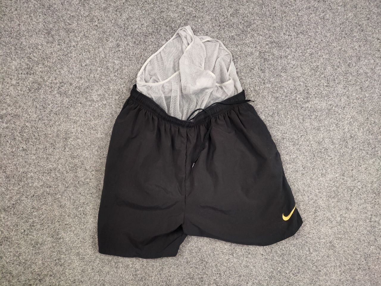 Nike Vintage 90's Nike Big Swoosh Black Nylon Light Shorts Size US 34 / EU 50 - 13 Thumbnail