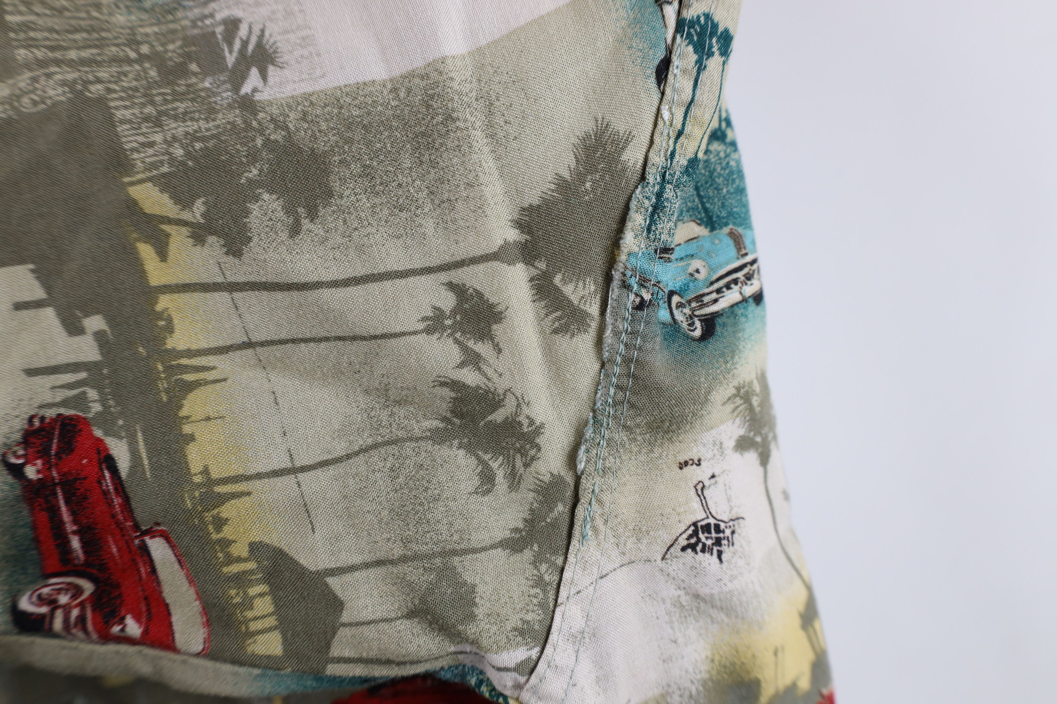 Vintage Vintage 90s Streetwear Car Palm Tree Hawaiian Button Shirt Size US S / EU 44-46 / 1 - 8 Thumbnail