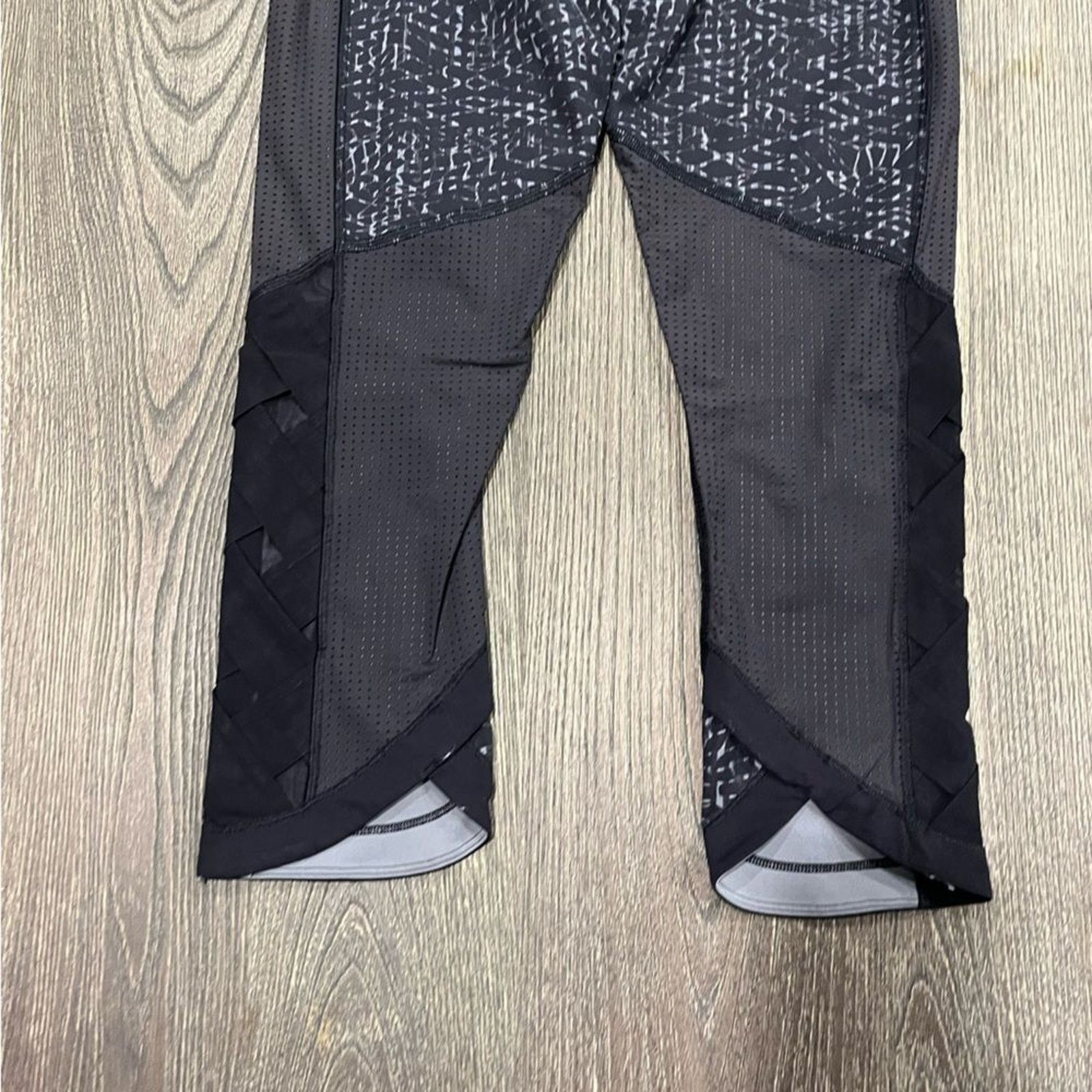 Lululemon Lululemon Var-City Crop Legging Snake Battleship Black Siz 6 Size 28" / US 6 / IT 42 - 7 Thumbnail