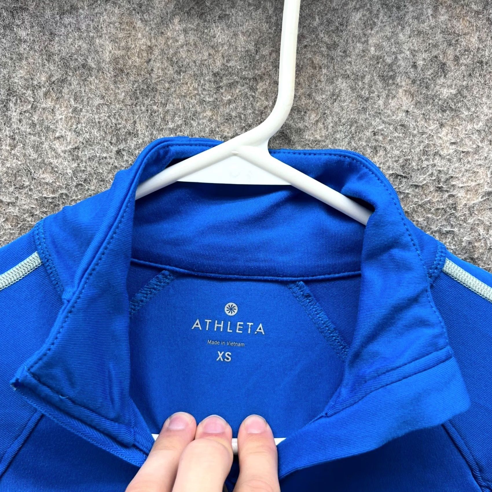 Athleta Athleta Sweatshirt Womens XS Royal Blue Running Zip Performance Reflective Top Size XS / US 0-2 / IT 36-38 - 4 Thumbnail