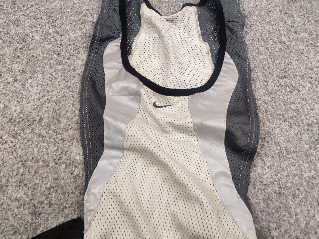 Nike Vintage Nike Running Vest Gray tones Reflective Y2K Style Size US M / EU 48-50 / 2 - 5 Thumbnail