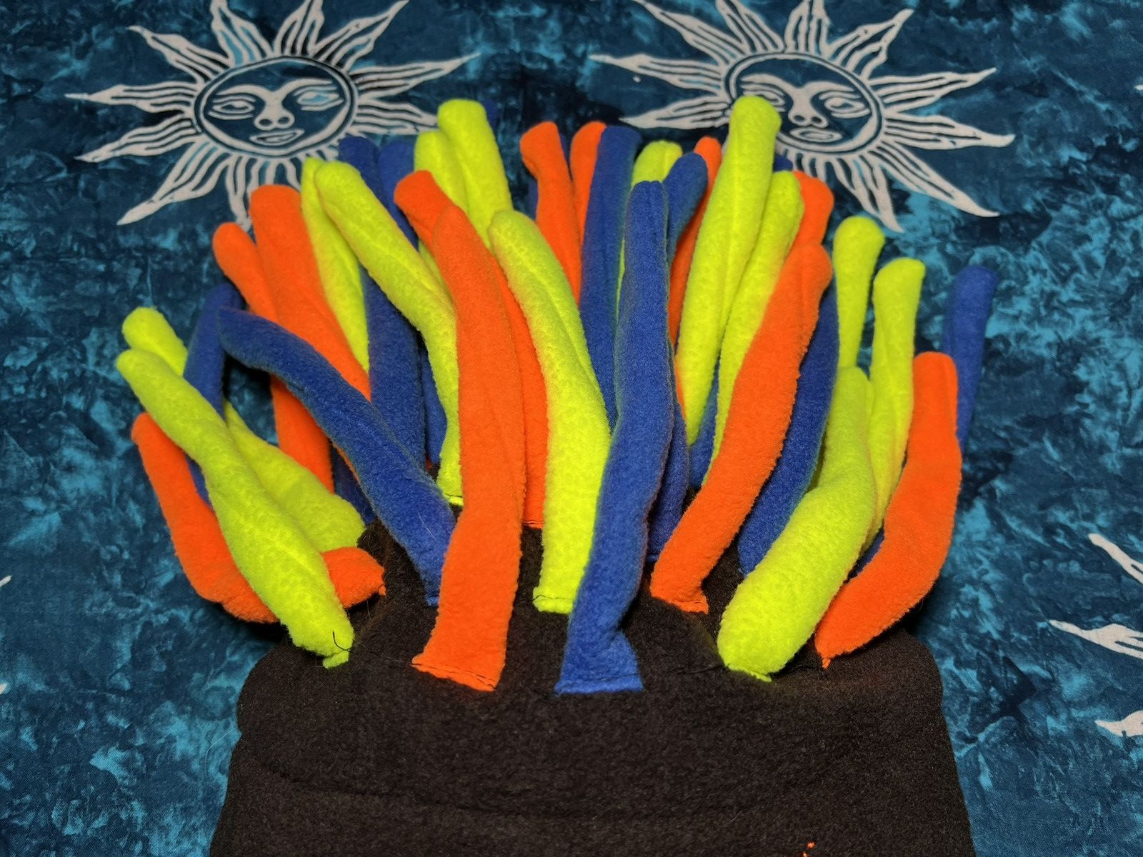 Vintage 🔥DREADLOCK GOOFY DISNEY STYLE KNITTED BEANIE HAT Size ONE SIZE - 4 Thumbnail