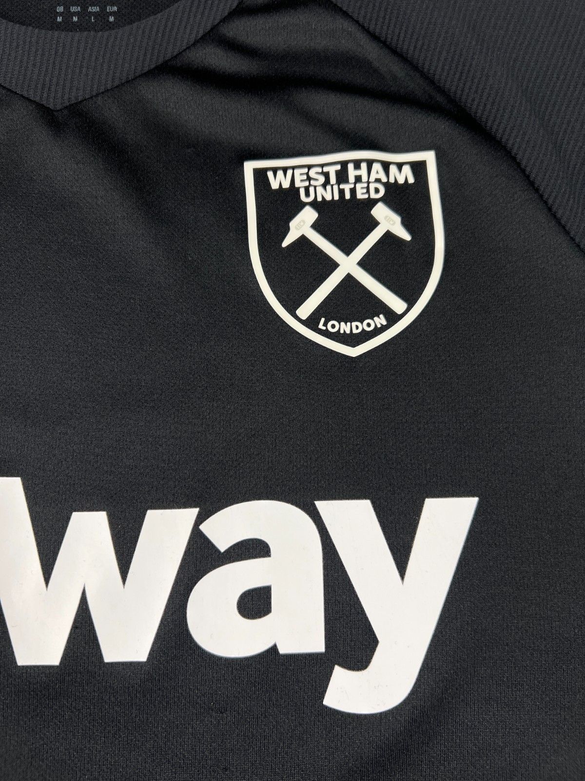 Umbro Umbro West Ham United FC Soccer jersey Football Shirt BLOKE Size US M / EU 48-50 / 2 - 5 Thumbnail