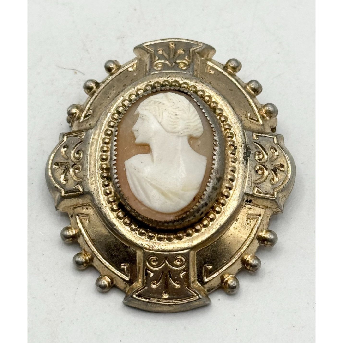Vintage Vintage estate shell cameo brooch pin Size ONE SIZE - 1 Thumbnail