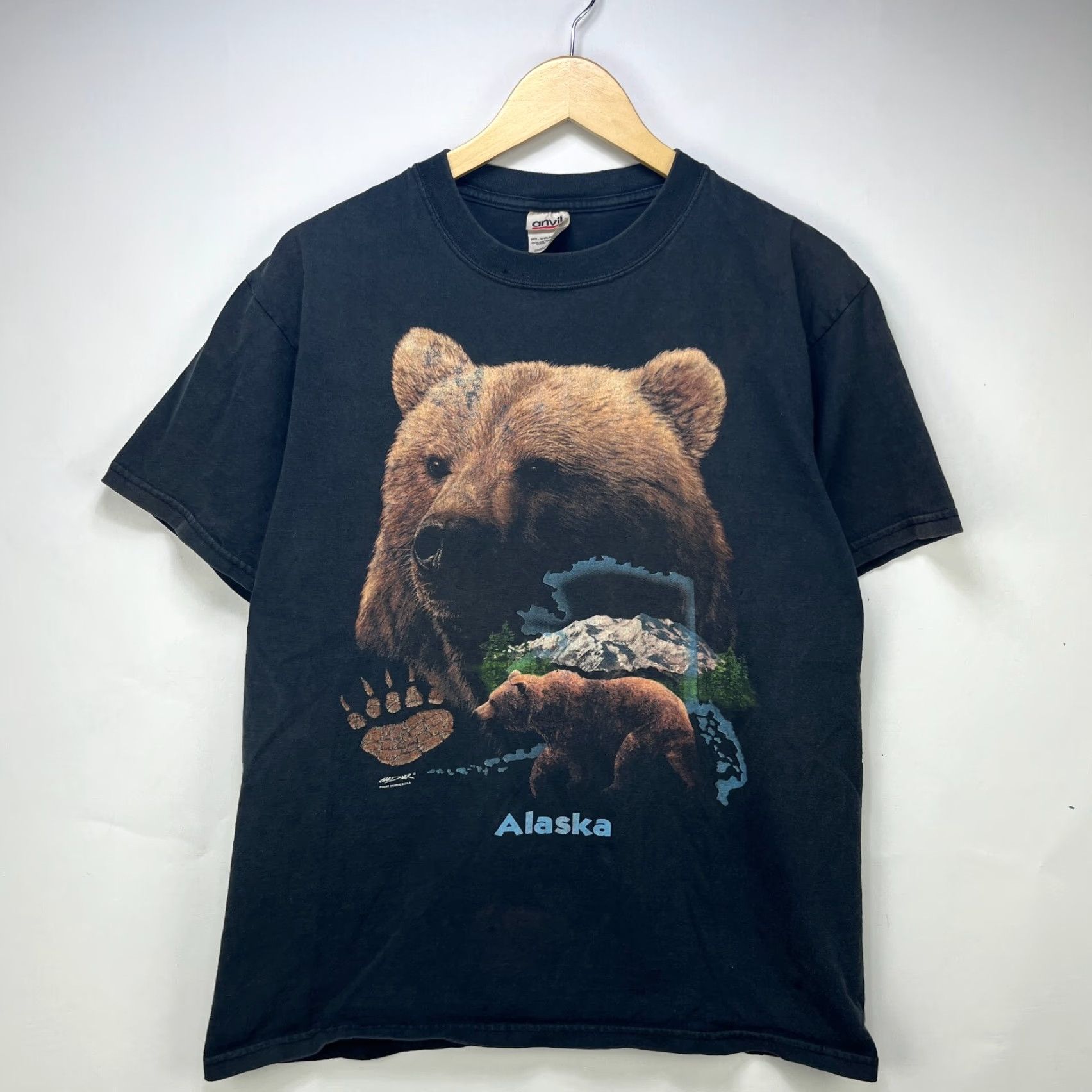 Vintage VINTAGE Grizzly Bear Alaska Nature Animal T Shirt L Men Black 90s Sun Faded Rap Tee Size US L / EU 52-54 / 3 - 2 Thumbnail