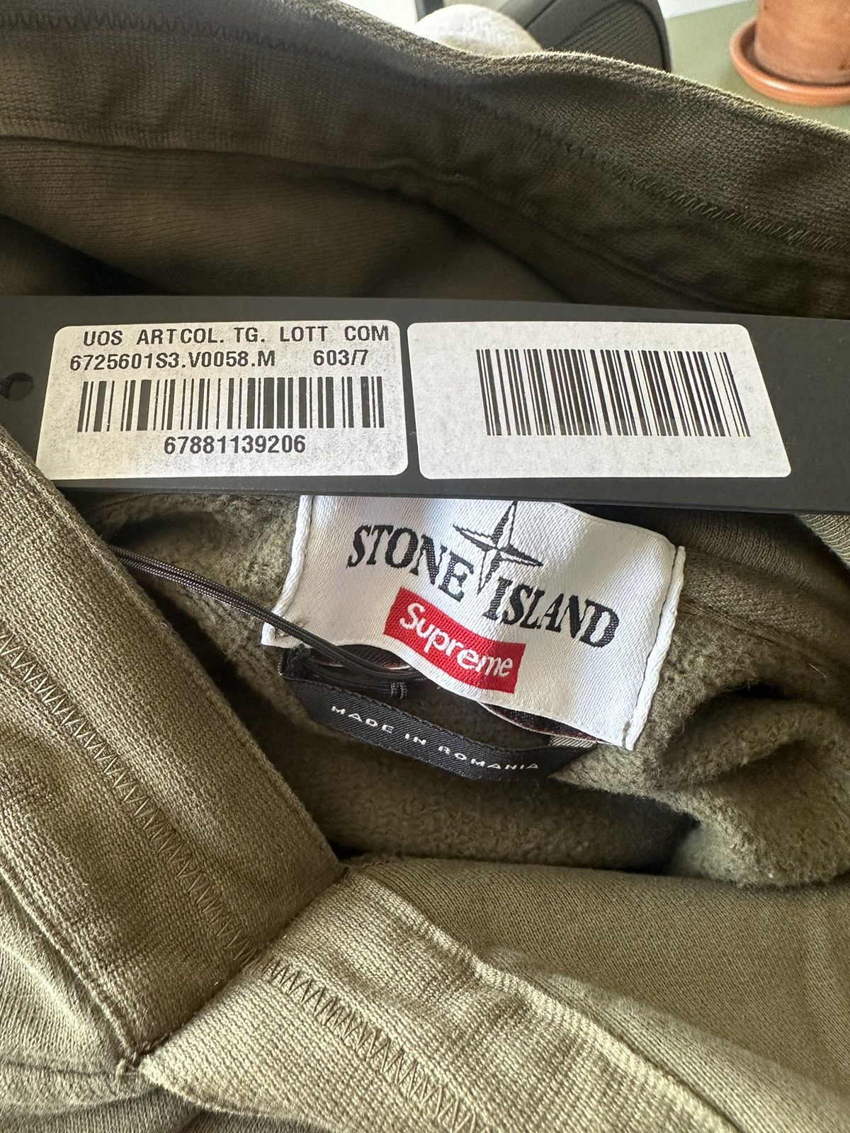 Stone Island × Supreme Supreme x Stone Island Hoodie Olive Size US M / EU 48-50 / 2 - 6 Thumbnail