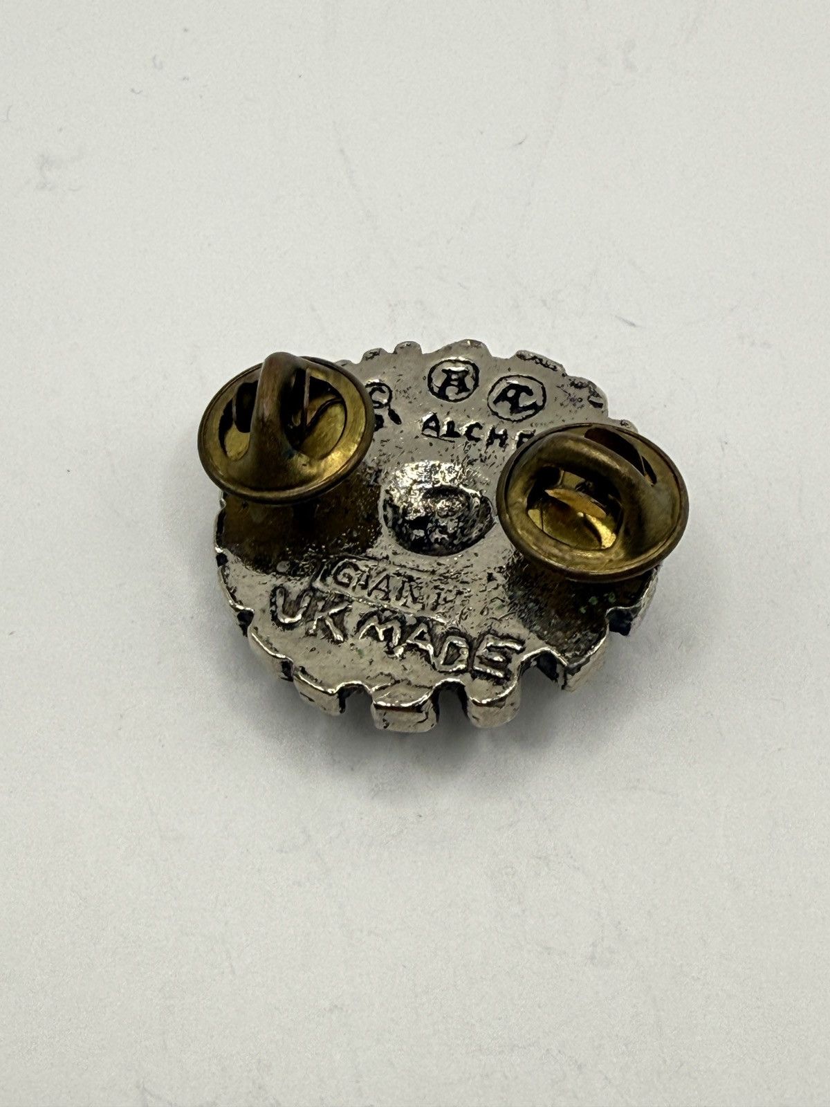 Seditionaries Alchemy 90s “Red Hot Chili Peppers” pin badge Size ONE SIZE - 2 Thumbnail