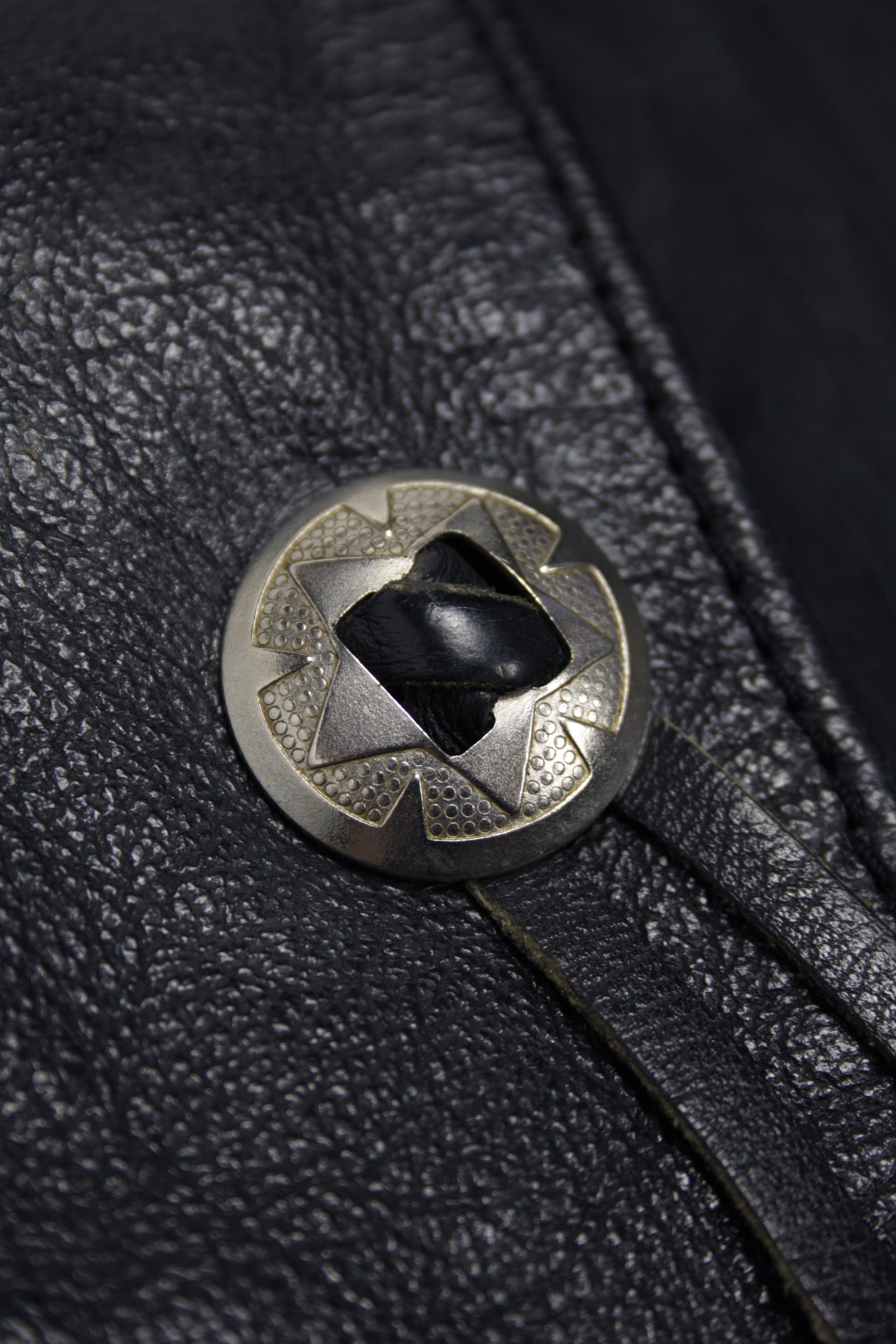 Genuine Leather × Vintage Daytona 1994 Vintage Hand Painted Leather Cropped Vest Size XL / US 12-14 / IT 48-50 - 11 Thumbnail