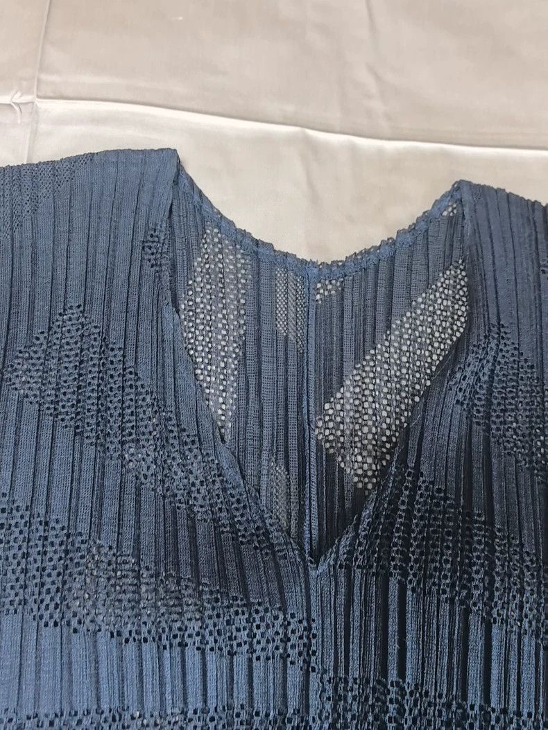 Issey Miyake issey miyake size:3 Blue cutout skirt 2505-Nextarrow Size XXS / US 00 / IT 34 - 2 Thumbnail