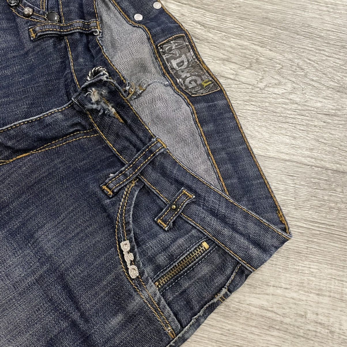 Dolce & Gabbana × Vintage Vintage D&G Dolce Gabbana shorts denim jeans big logo beach Size 30" / US 8 / IT 44 - 5 Thumbnail