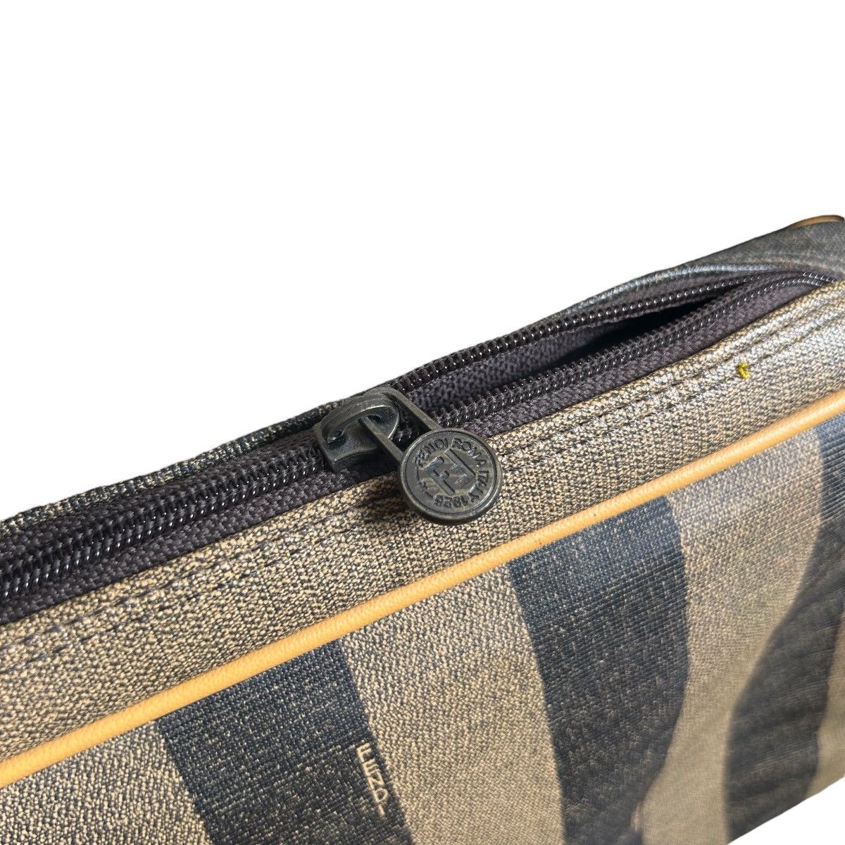 Fendi Fendi Roma Striped Leather Sling Shoulder Bag Size ONE SIZE - 7 Thumbnail