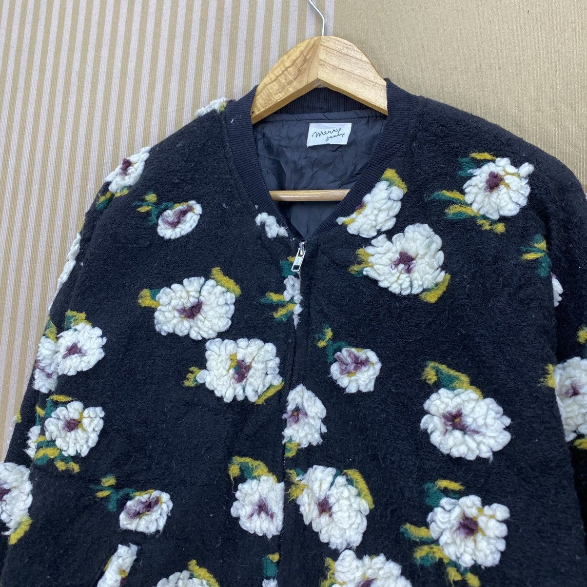 Issey Miyake 🫶Inspired Issey Miyake Merry Jenny Floral Bomber Jacket Size M / US 6-8 / IT 42-44 - 4 Thumbnail