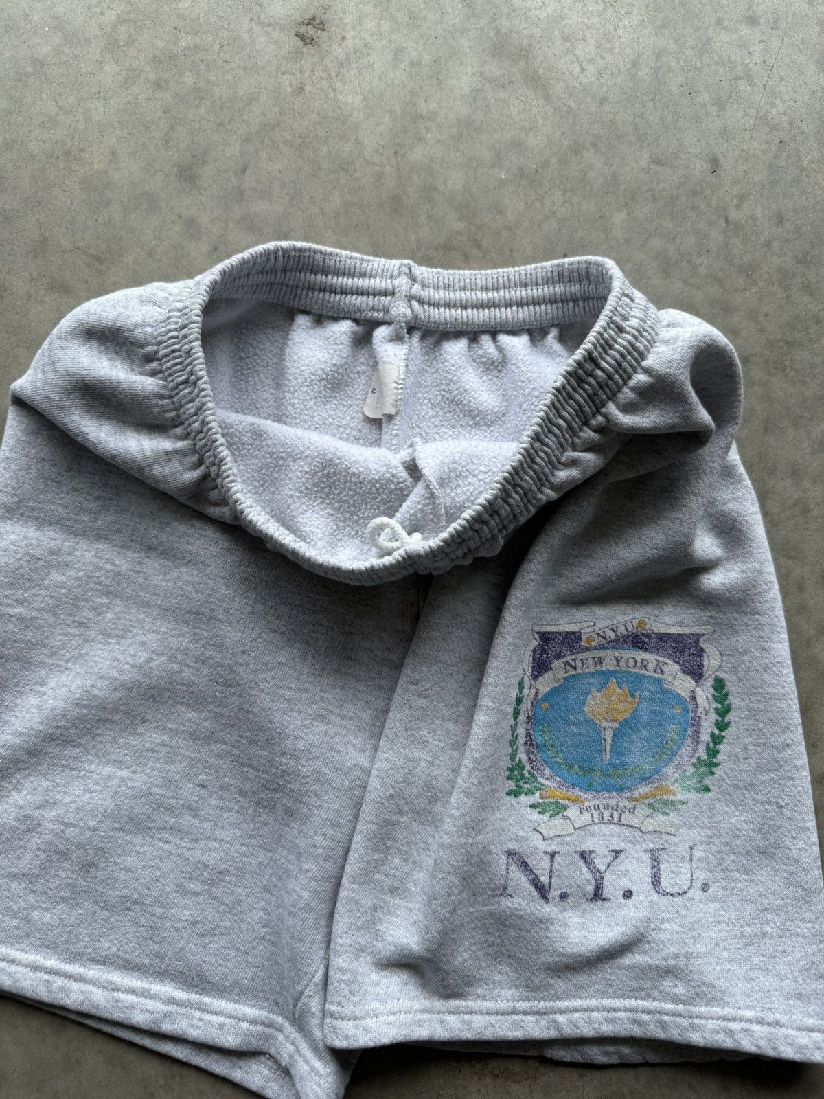 Vintage Vintage NYU Sweat Shorts New York University Cute Size 27" / US 4 / IT 40 - 3 Thumbnail