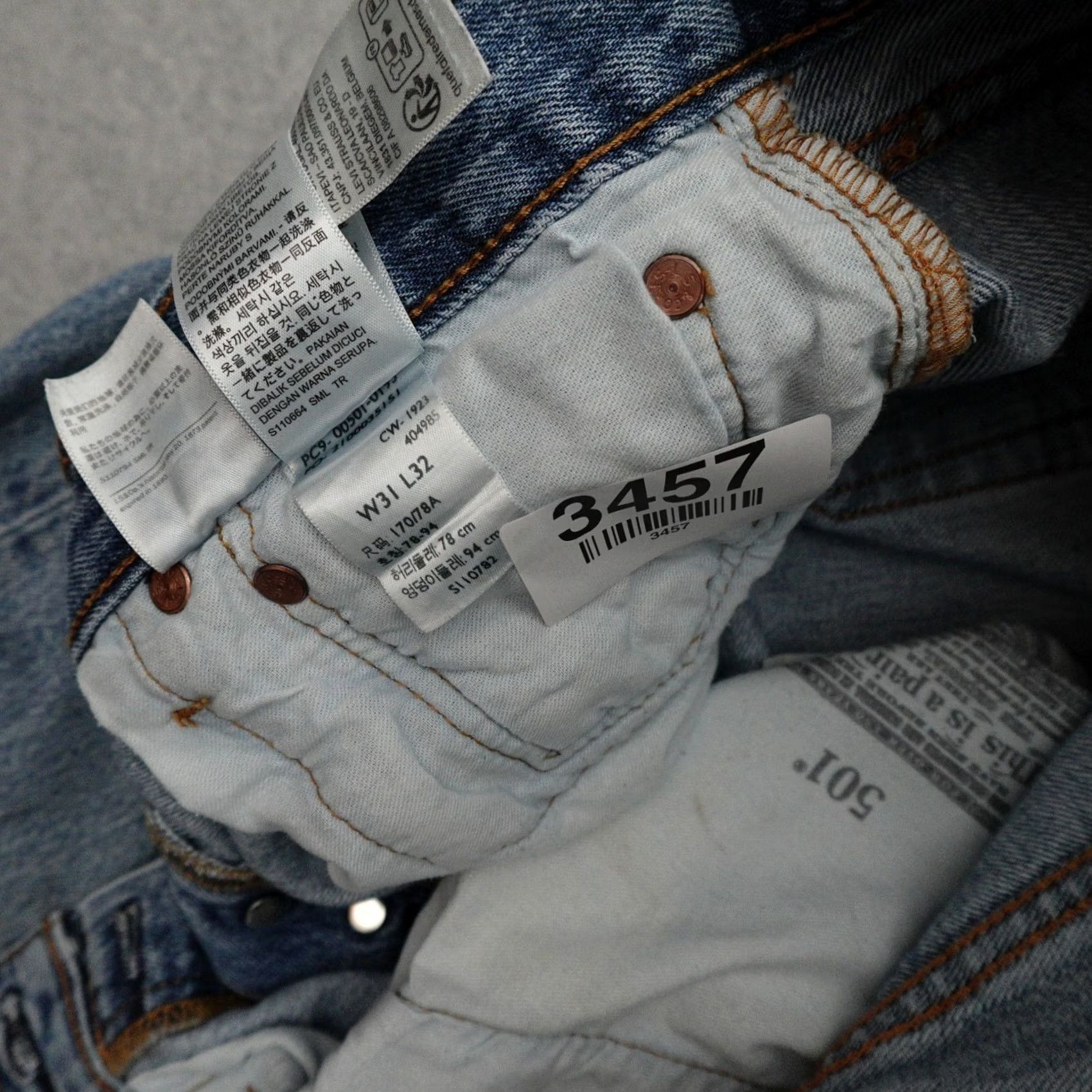 Levi's Levi's 501 Jeans Mens 31 (31X30) Distressed Button Fly Regular Fit Blue Jeans Mens Size US 31 - 4 Thumbnail