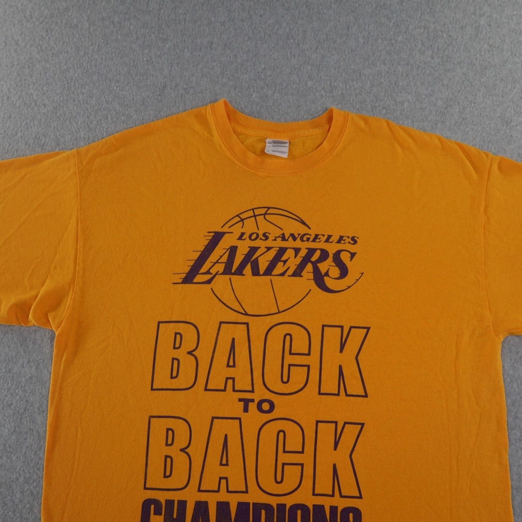 Gildan VINTAGE Nike Shirt Adult XL Back to Back Champions Los Angeles Lakers Yellow Cotton Crew Neck Short Sleeve Gildan Size US XL / EU 56 / 4 - 6 Thumbnail