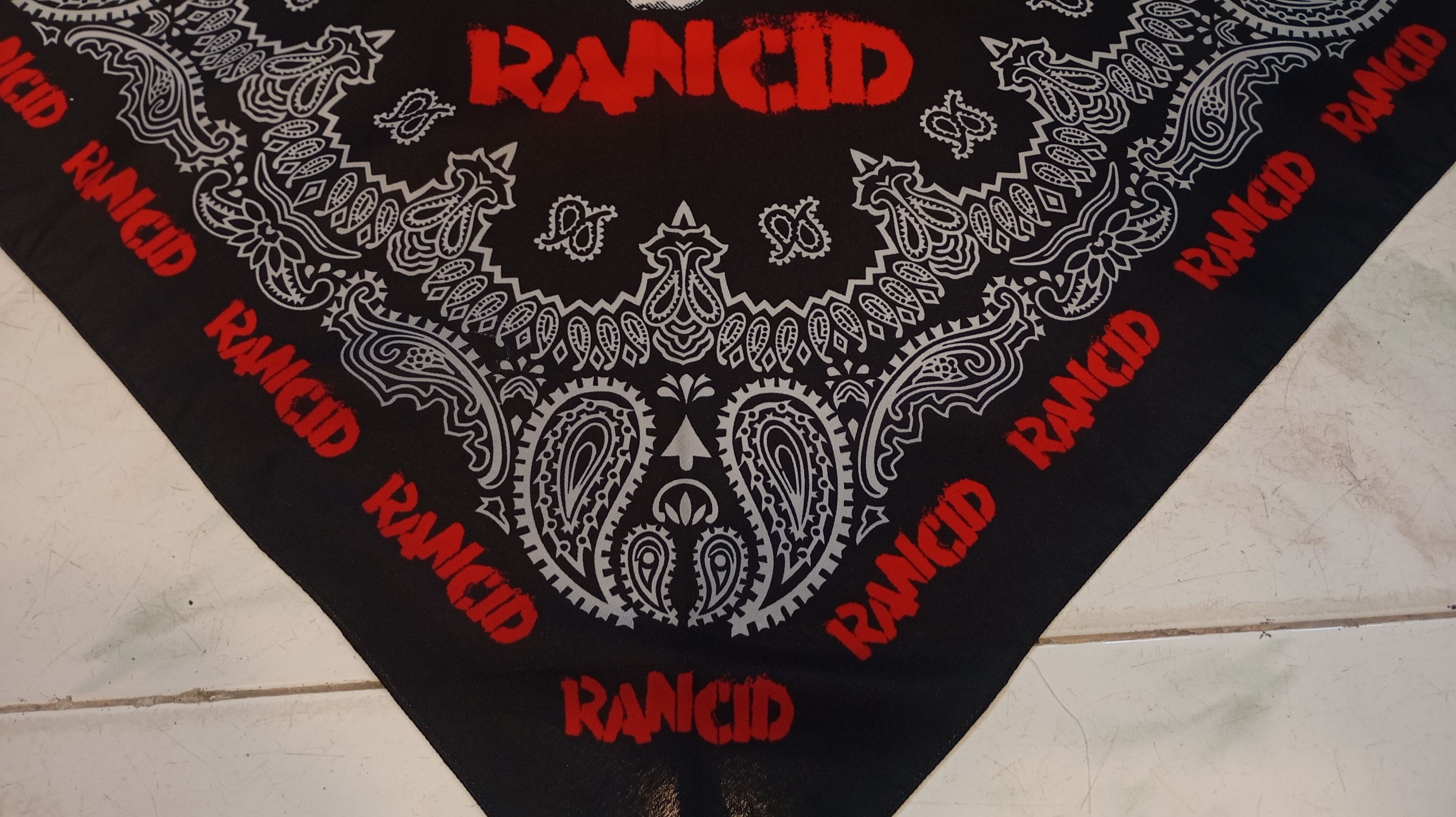 Band Tees Skulls Bandana Handkerchief bad religion Size ONE SIZE - 3 Thumbnail