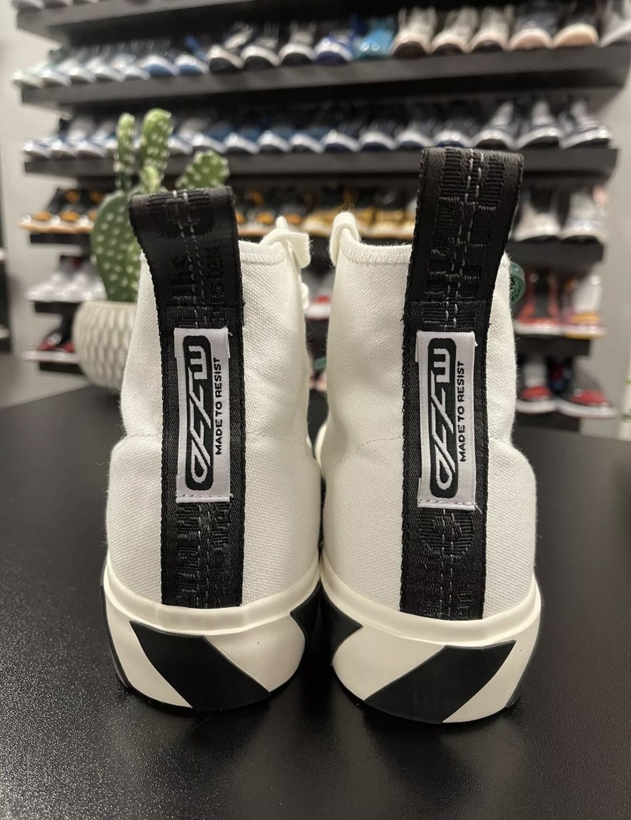 Off-White Size 41 - Off-White Vulcanized Mid-Top Sneakers White Men’s Size US 8 / EU 41 - 4 Thumbnail