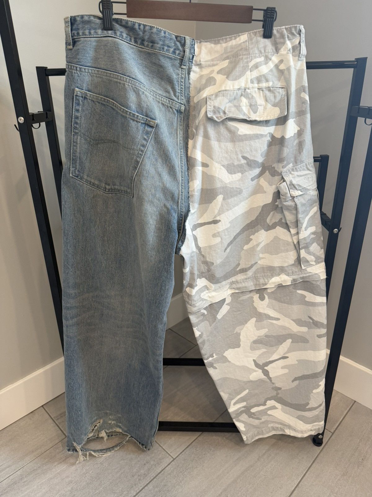 Balenciaga Balenciaga half denim half cargo pants in size xs Size US 34 / EU 50 - 5 Thumbnail