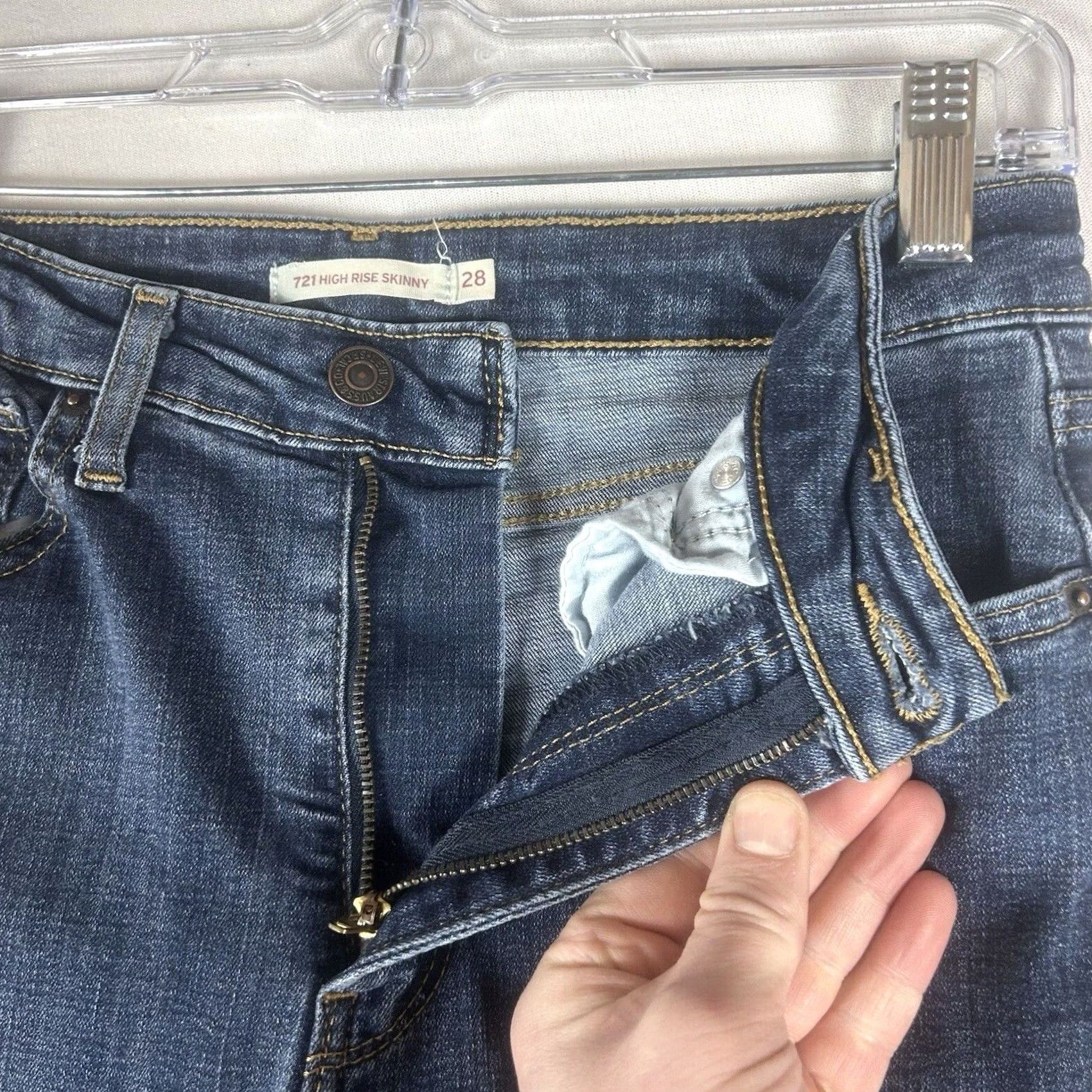 Levi's Levi’s 721 High Rise Skinny Jeans Womens 28 Blue Medium Denim Casual W28 L30 Size 28" / US 6 / IT 42 - 4 Thumbnail