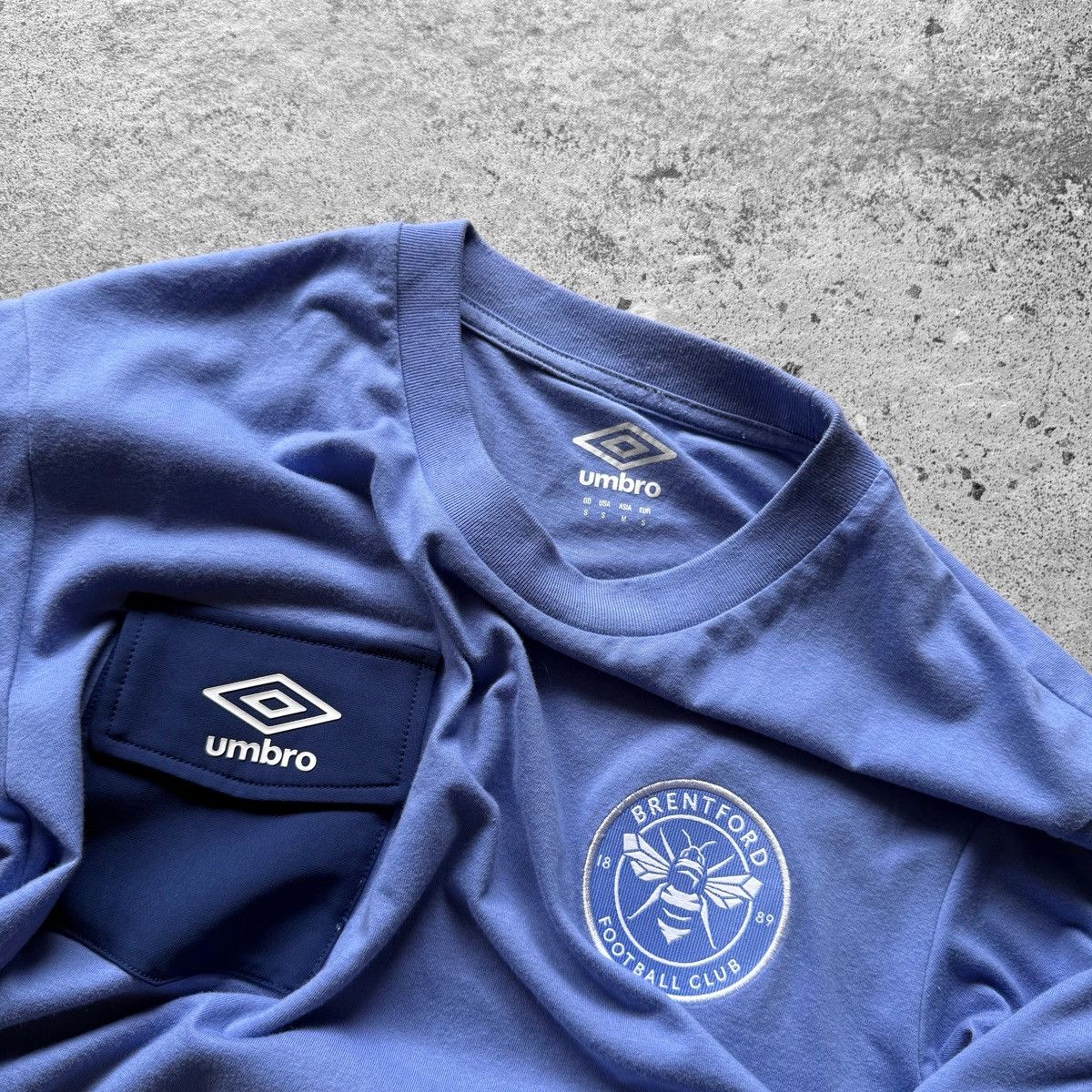 Umbro Umbro x FC Brentford 2024-25 Blue SS Soccer Football Tee Size US S / EU 44-46 / 1 - 3 Thumbnail