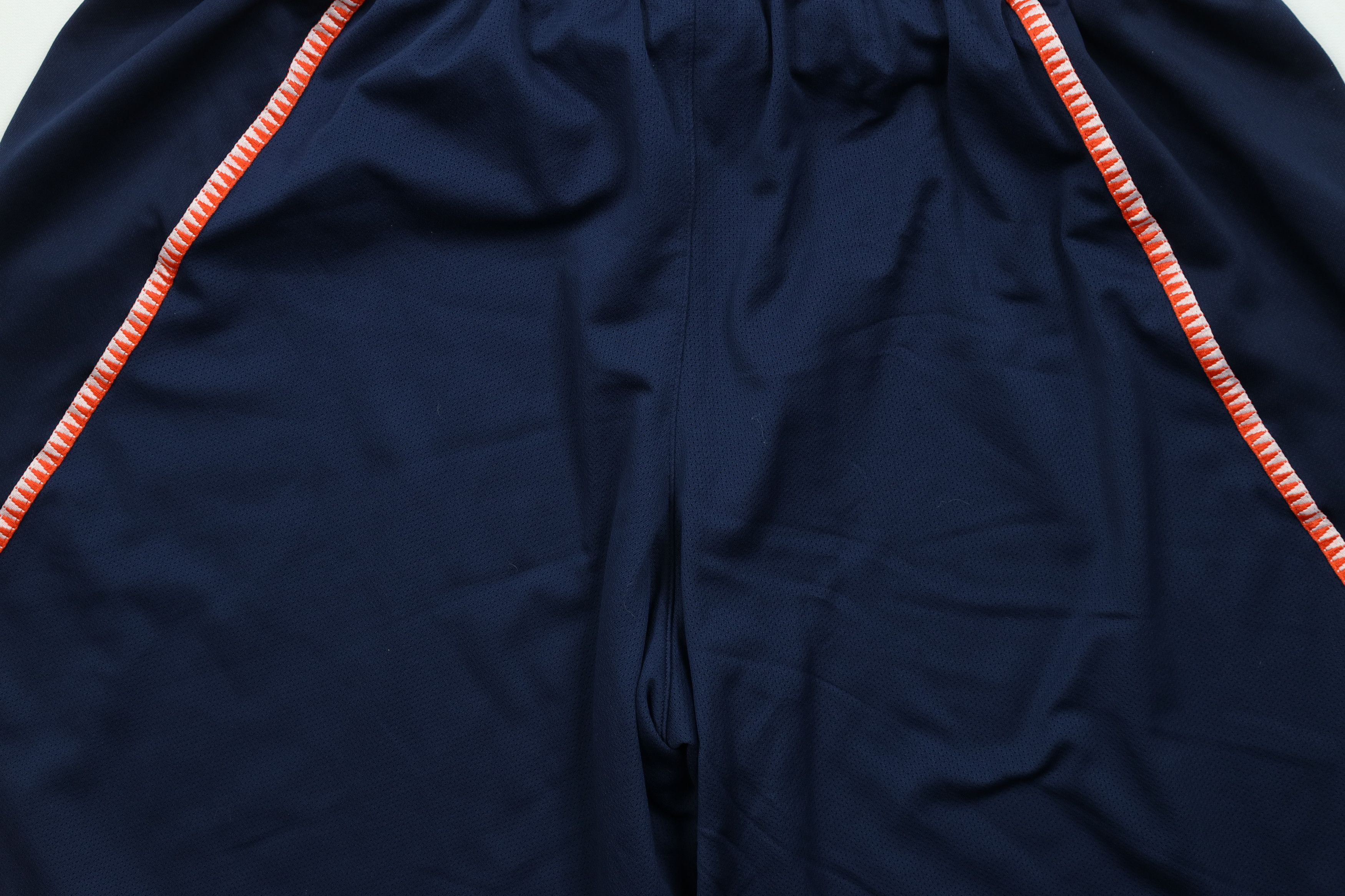 Nike × Vintage Nike Authentics Game Worn University of Illinois Shorts Size US 32 / EU 48 - 10 Thumbnail