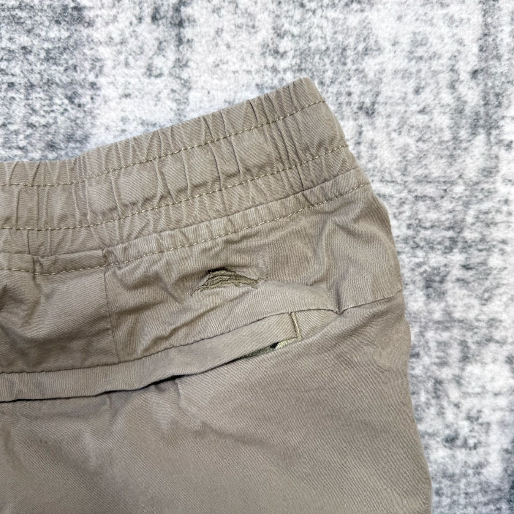 Tommy Bahama Tommy Bahama Pants Men XL 35x30 Sand Khaki Elastic Waist Drawstring Chino Casual Beige Cotton Spandex Size US 36 / EU 52 - 7 Thumbnail
